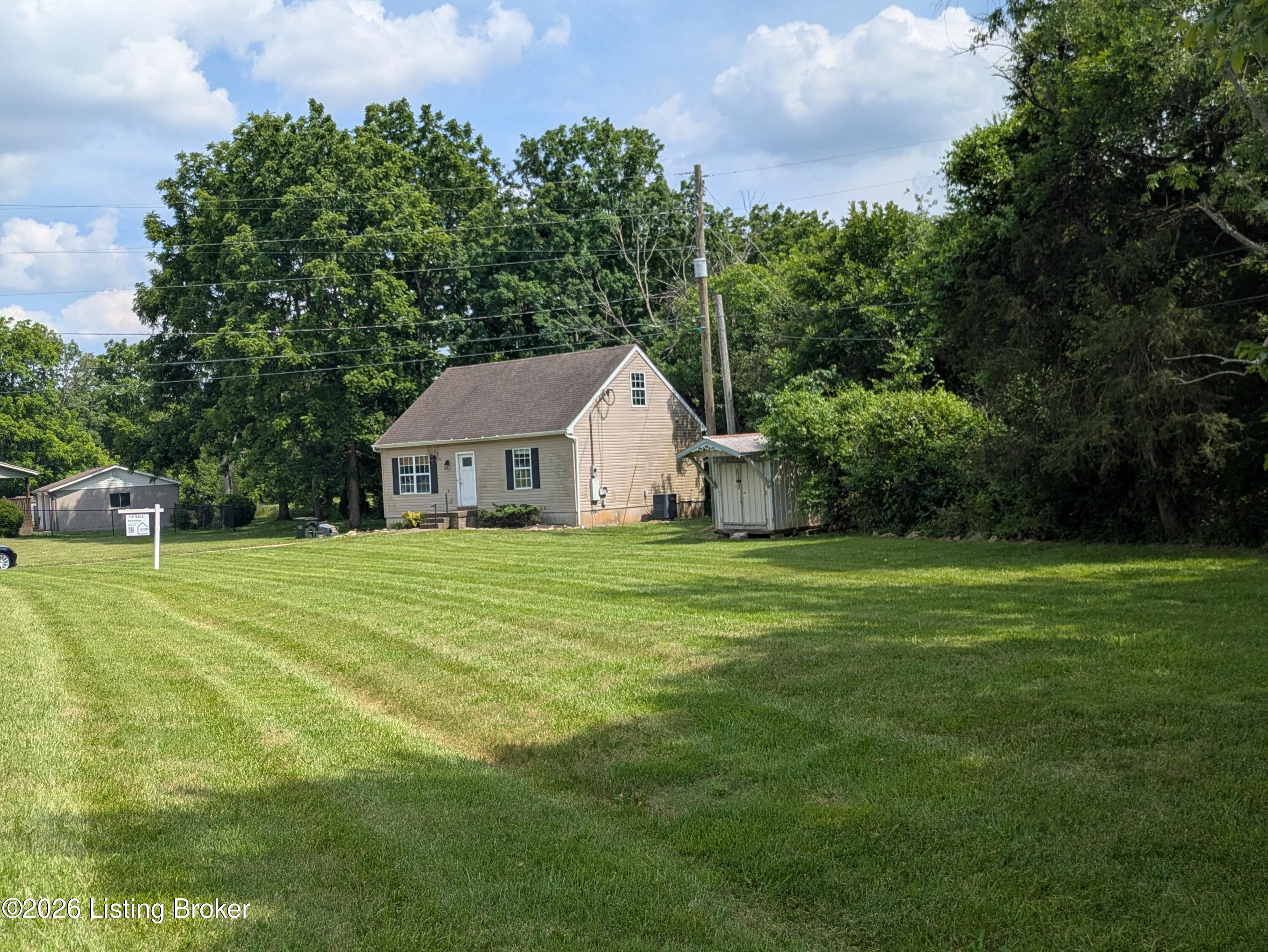 127 Clearview Dr Property Photo 3
