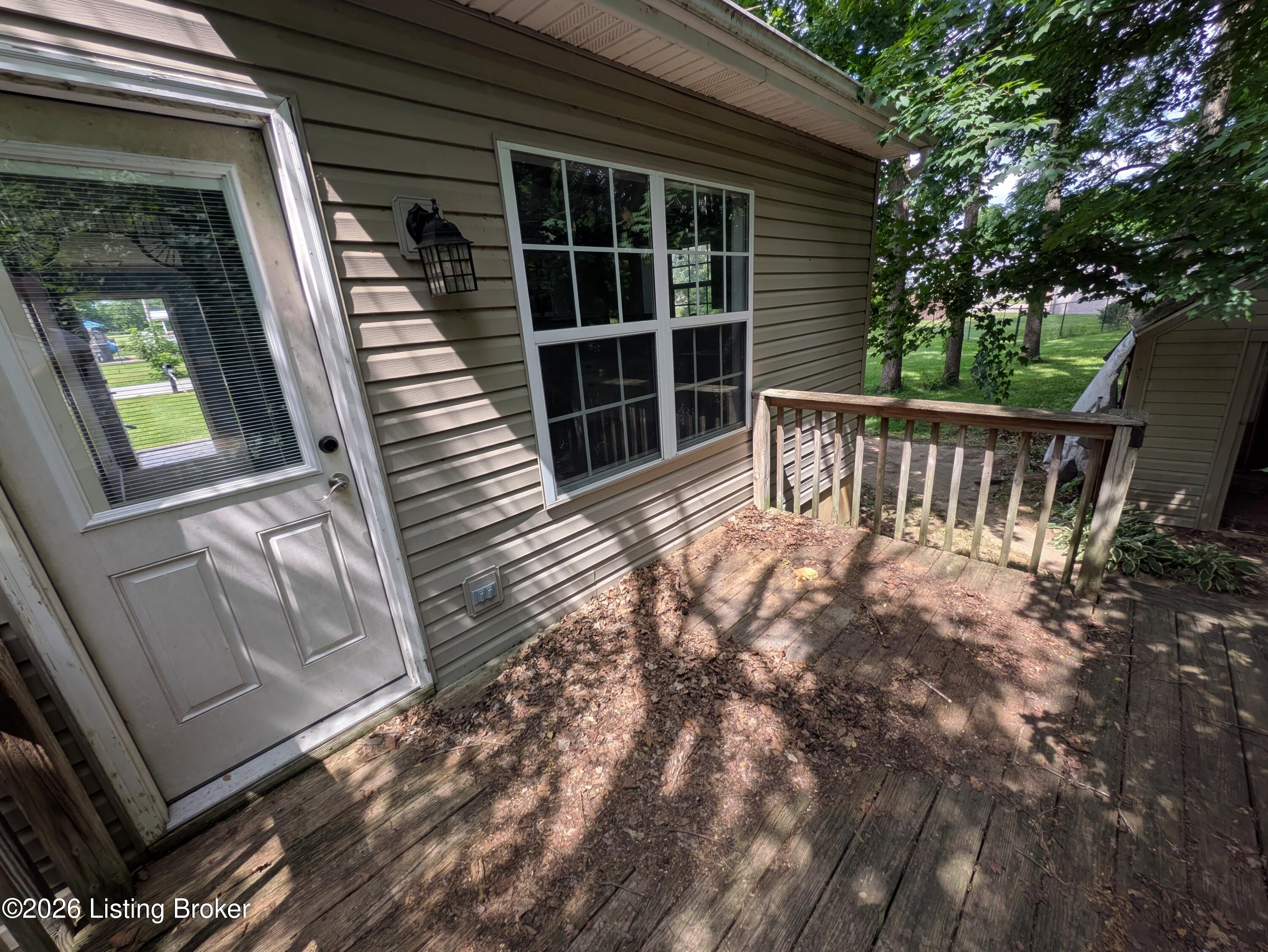 127 Clearview Dr Property Photo 5