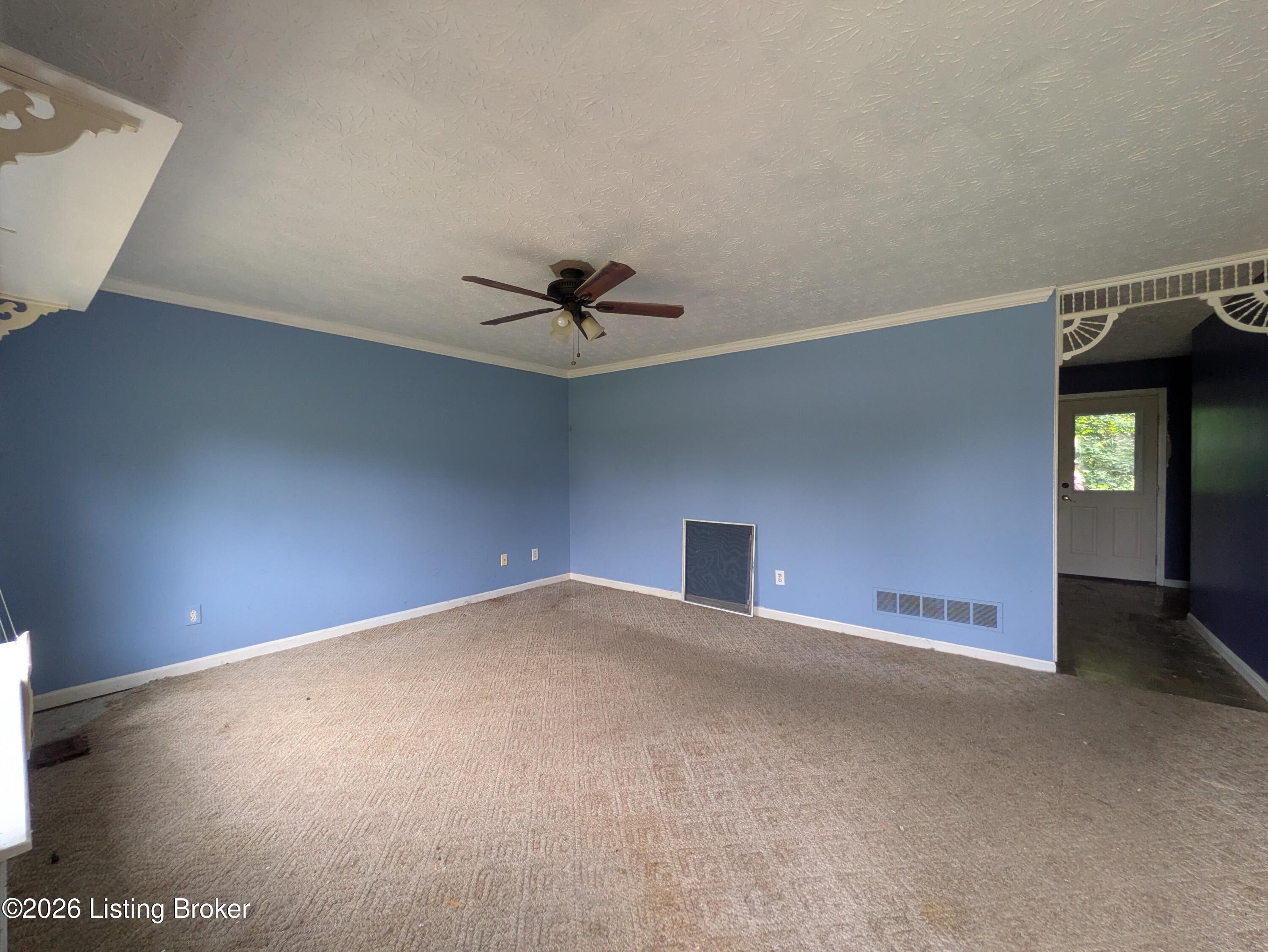 127 Clearview Dr Property Photo 9