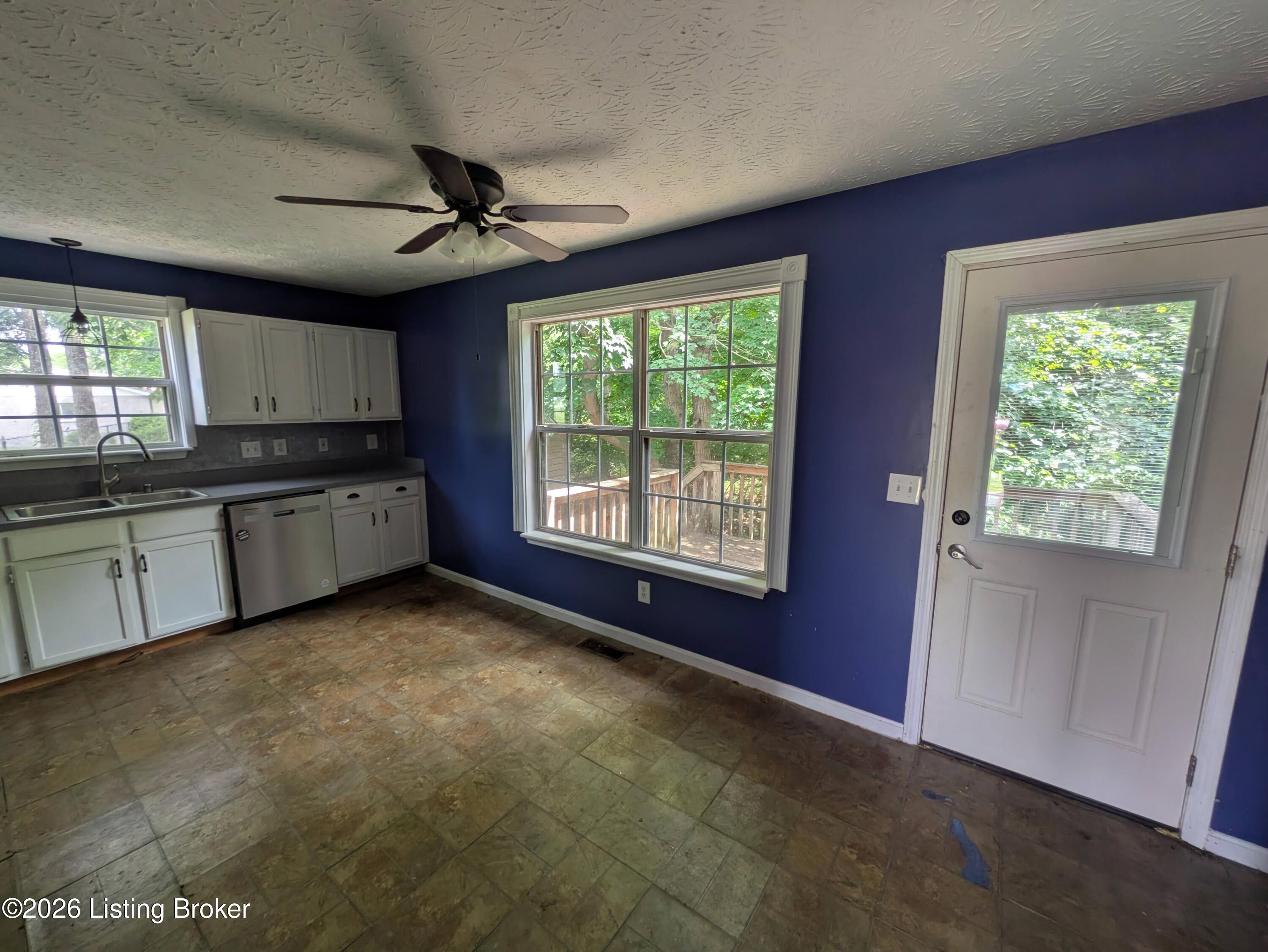127 Clearview Dr Property Photo 11