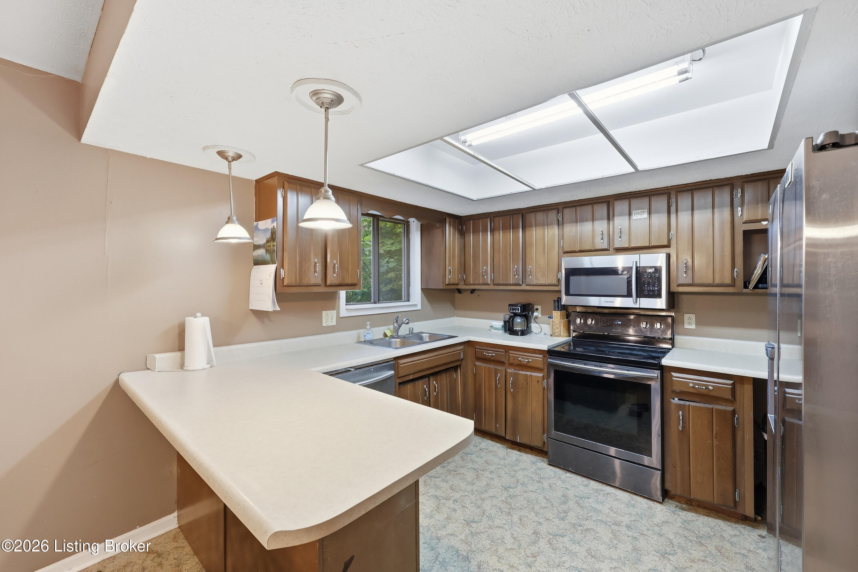 3 Richardson Ct Property Photo 3