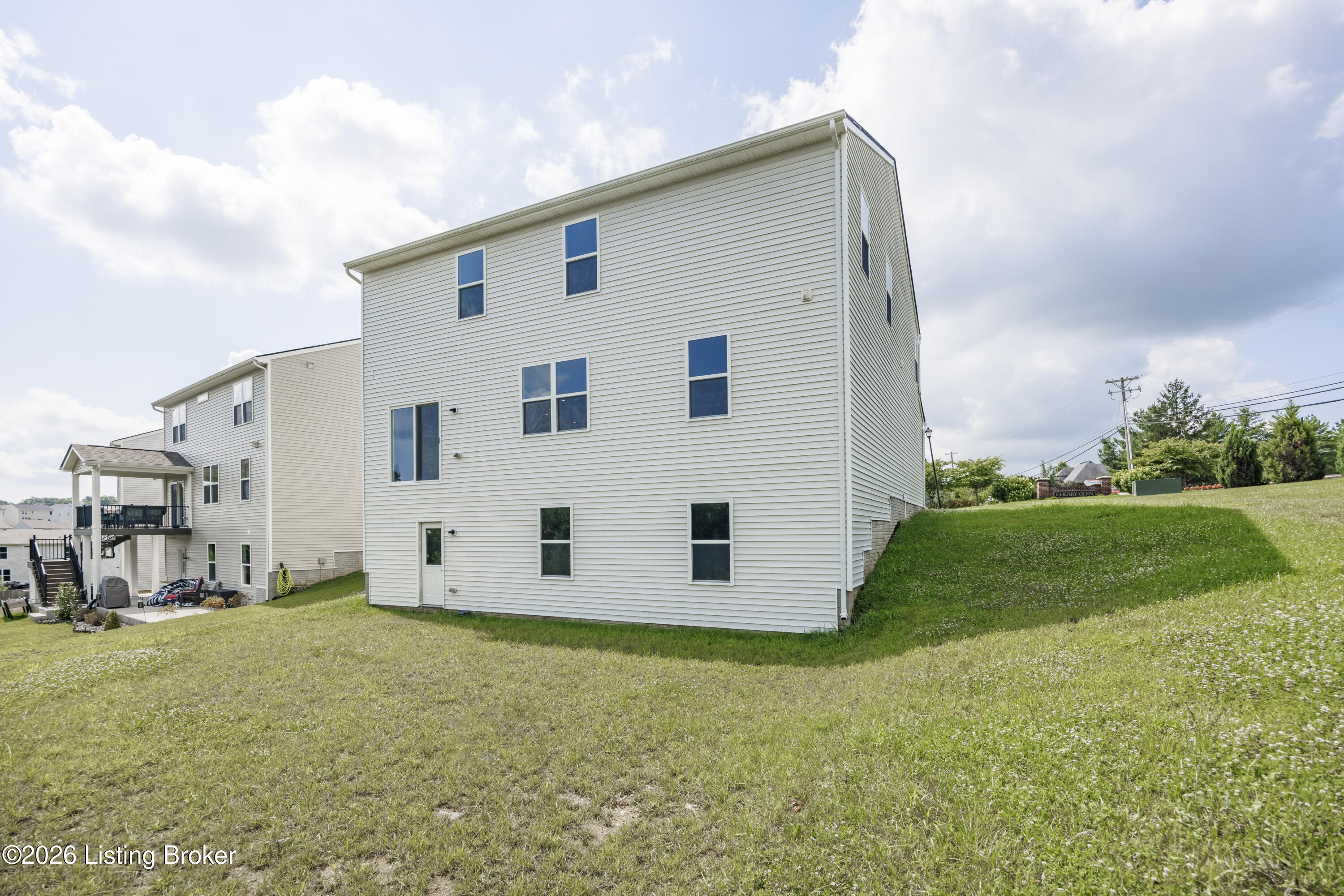 1803 Cherry Glen Dr Property Photo 4