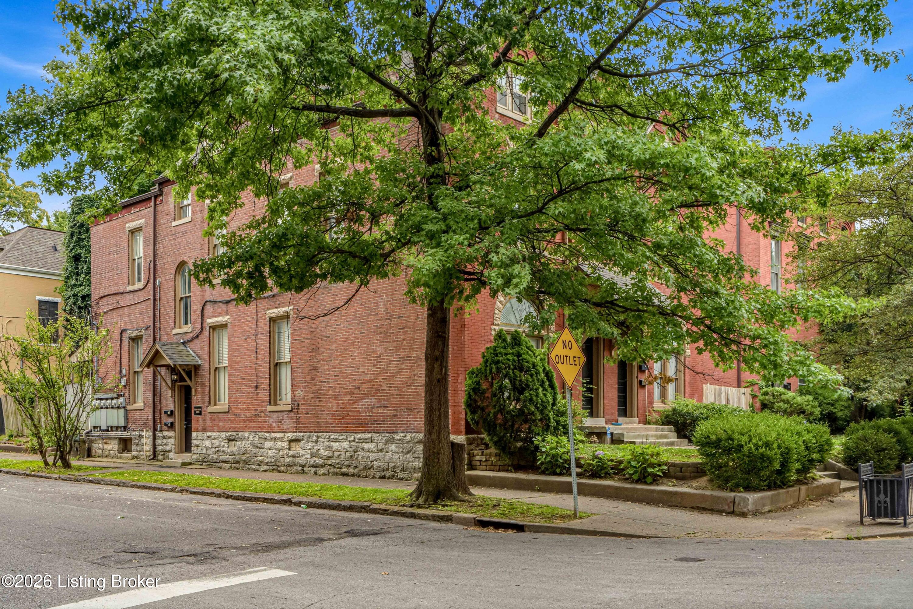1127 S Brook St Apt 5 Property Photo 2