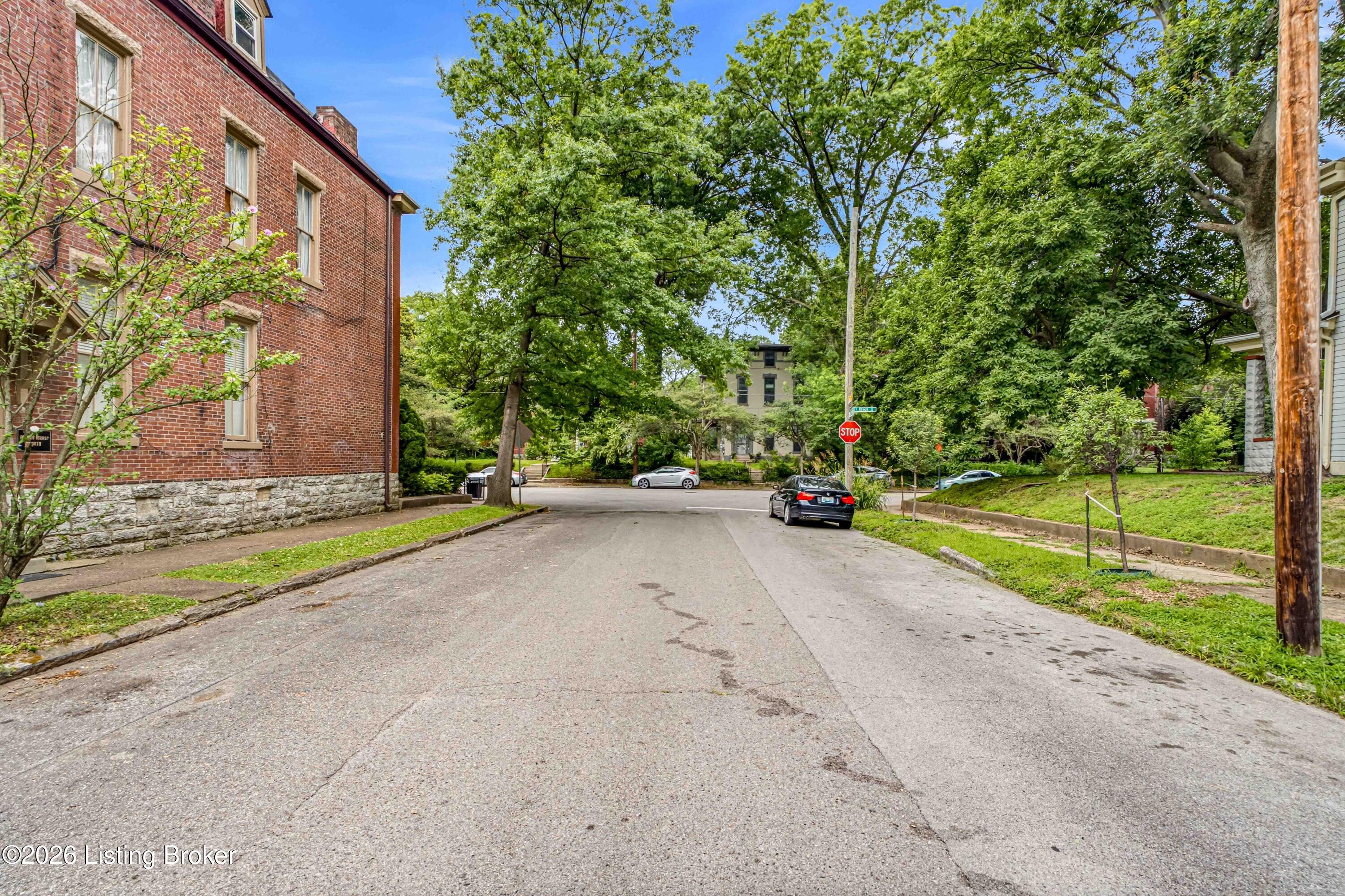 1127 S Brook St Apt 5 Property Photo 4