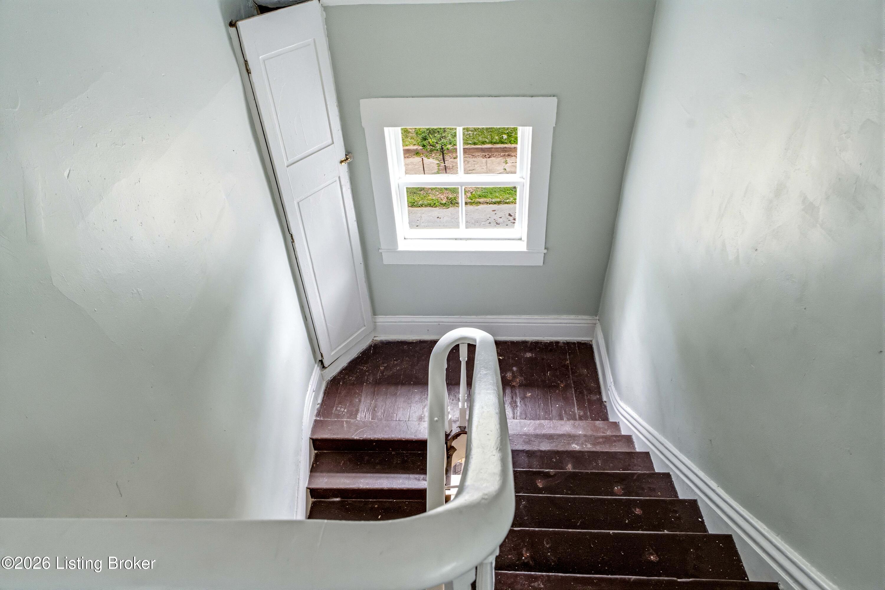 1127 S Brook St Apt 5 Property Photo 6