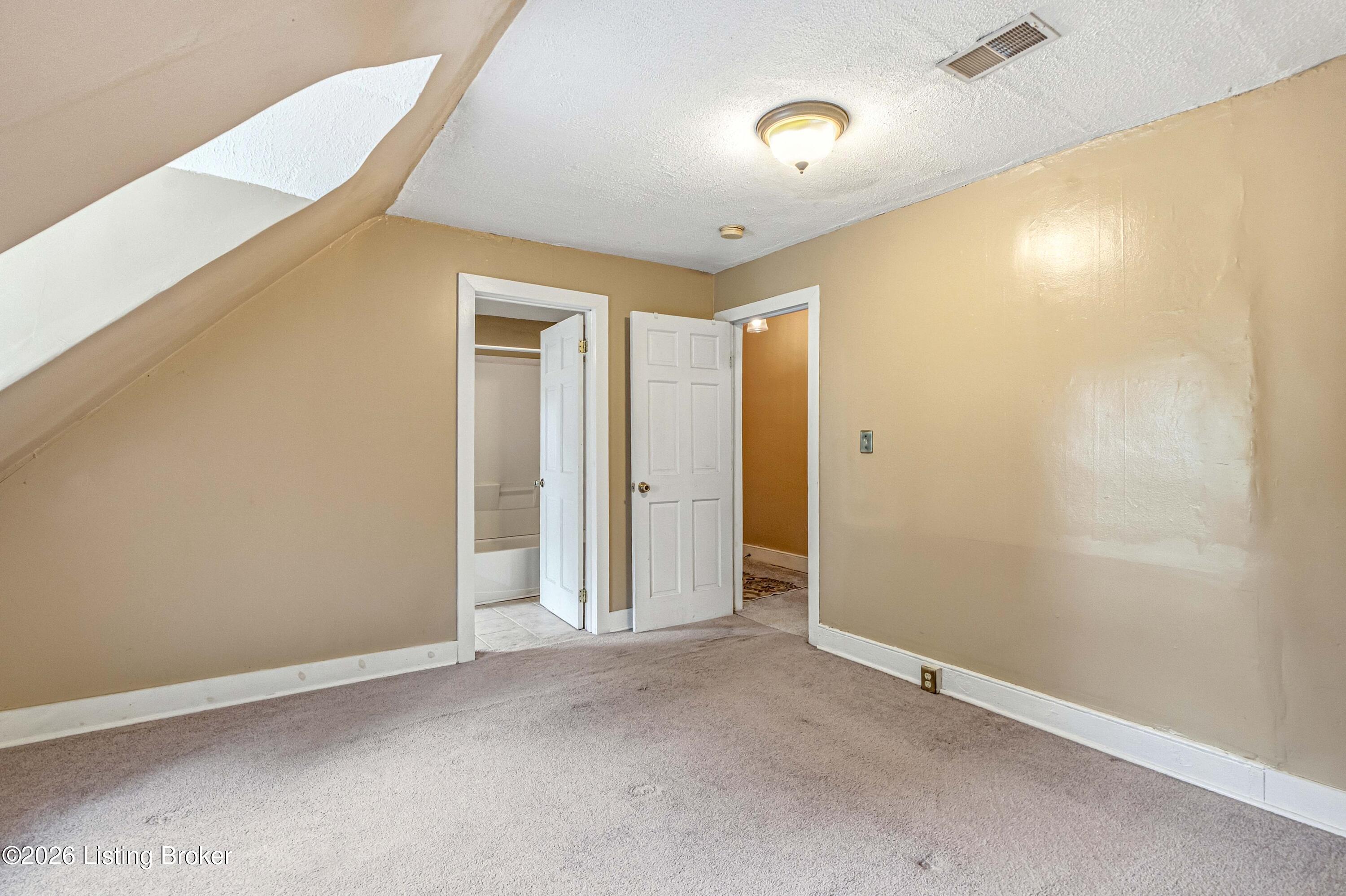 1127 S Brook St Apt 5 Property Photo 23