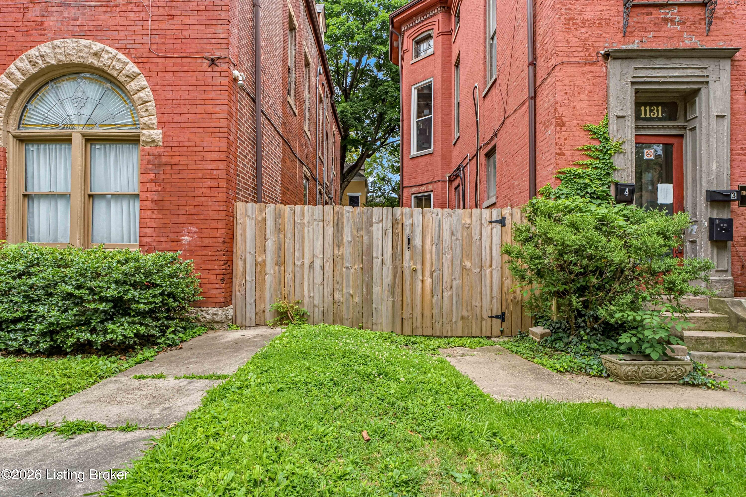 1127 S Brook St Apt 5 Property Photo 27