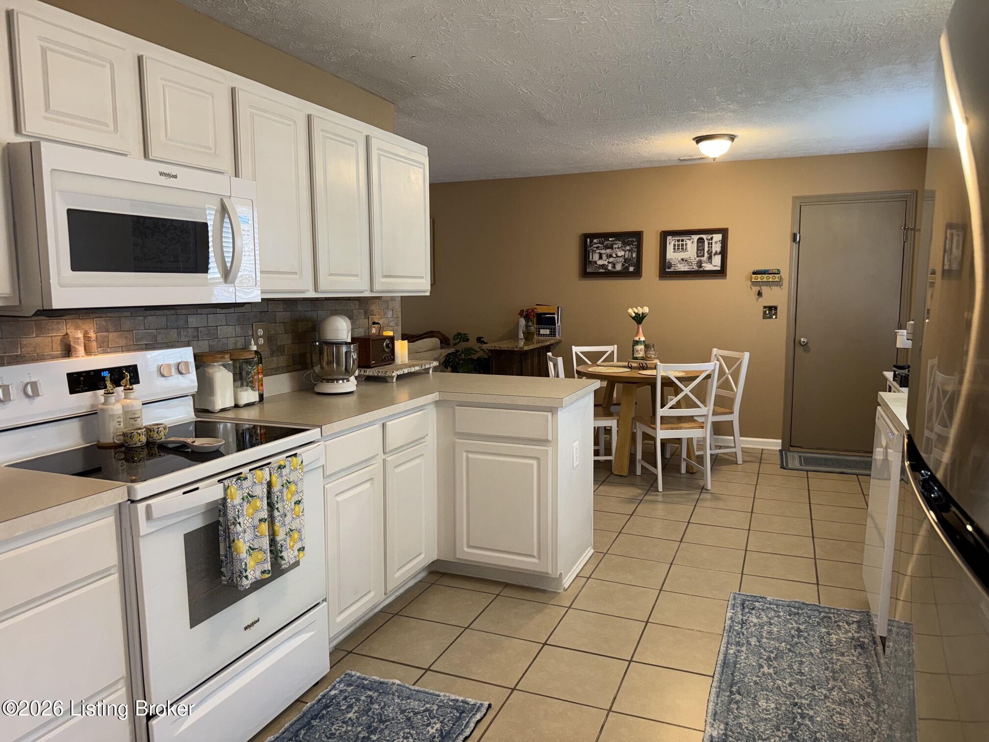 10227 Riverstone Cir Property Photo 6