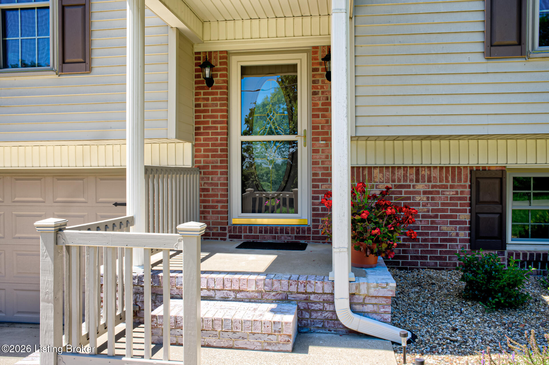 843 Hobbs Ln Property Photo 4
