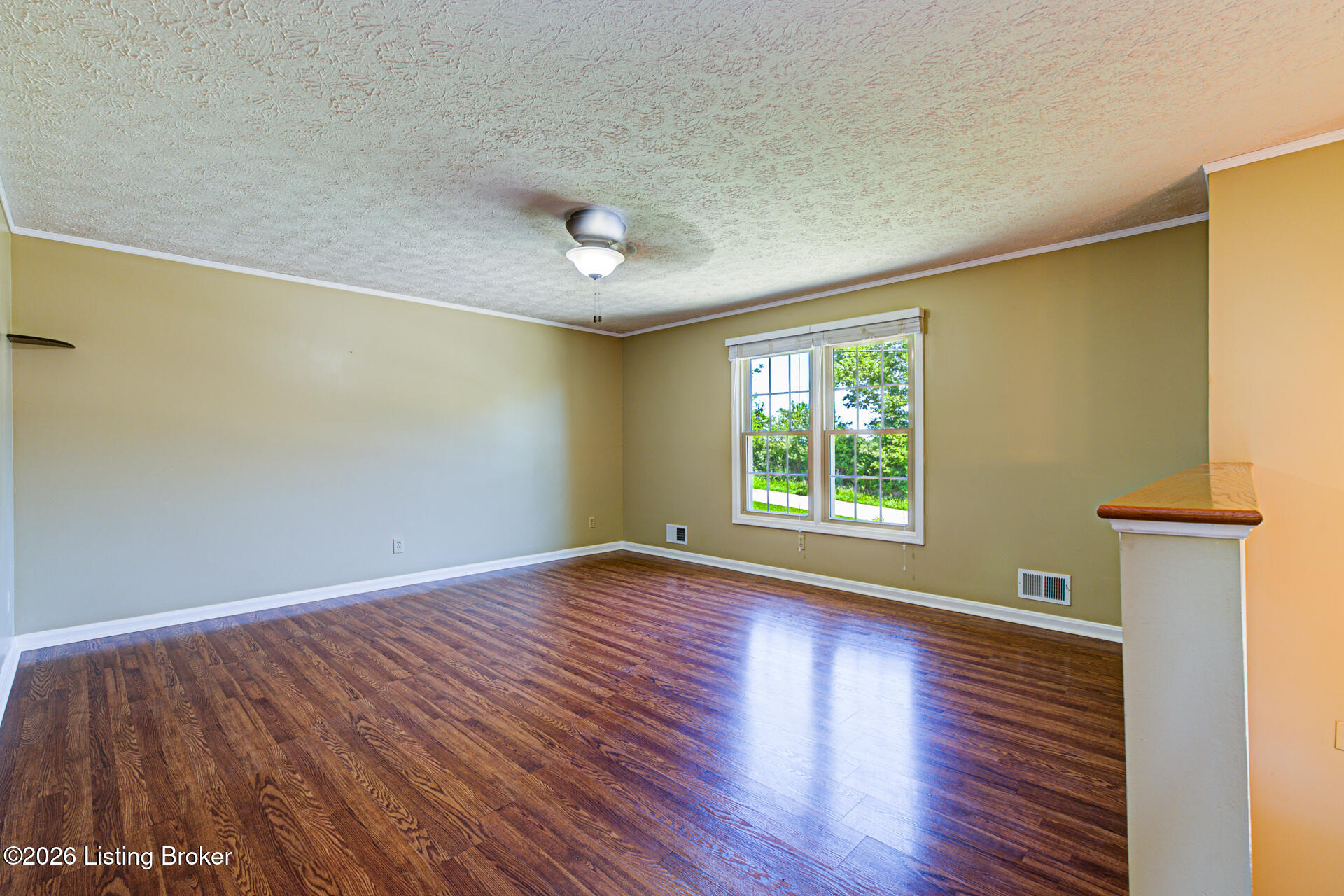 843 Hobbs Ln Property Photo 5