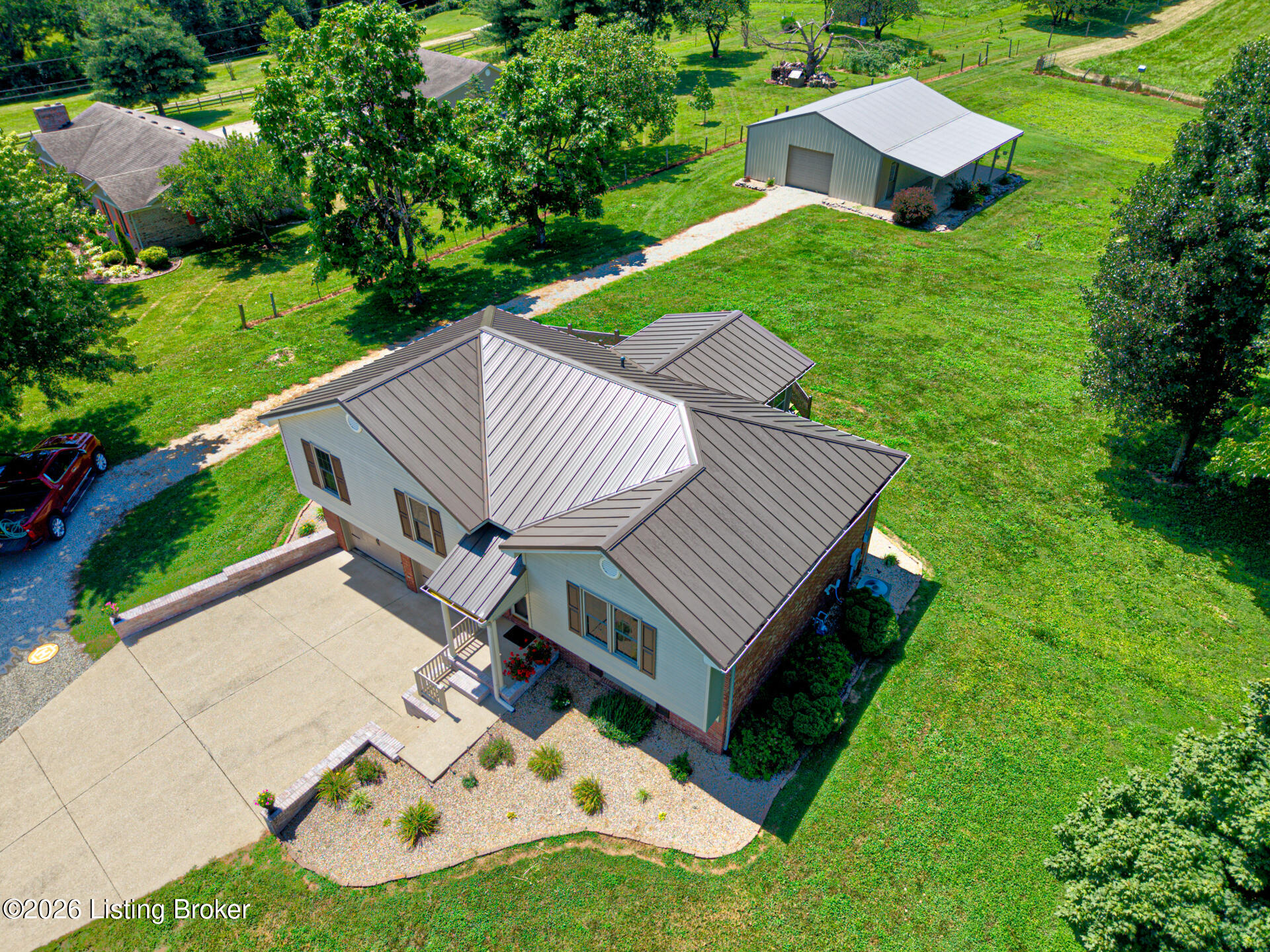 843 Hobbs Ln Property Photo 36