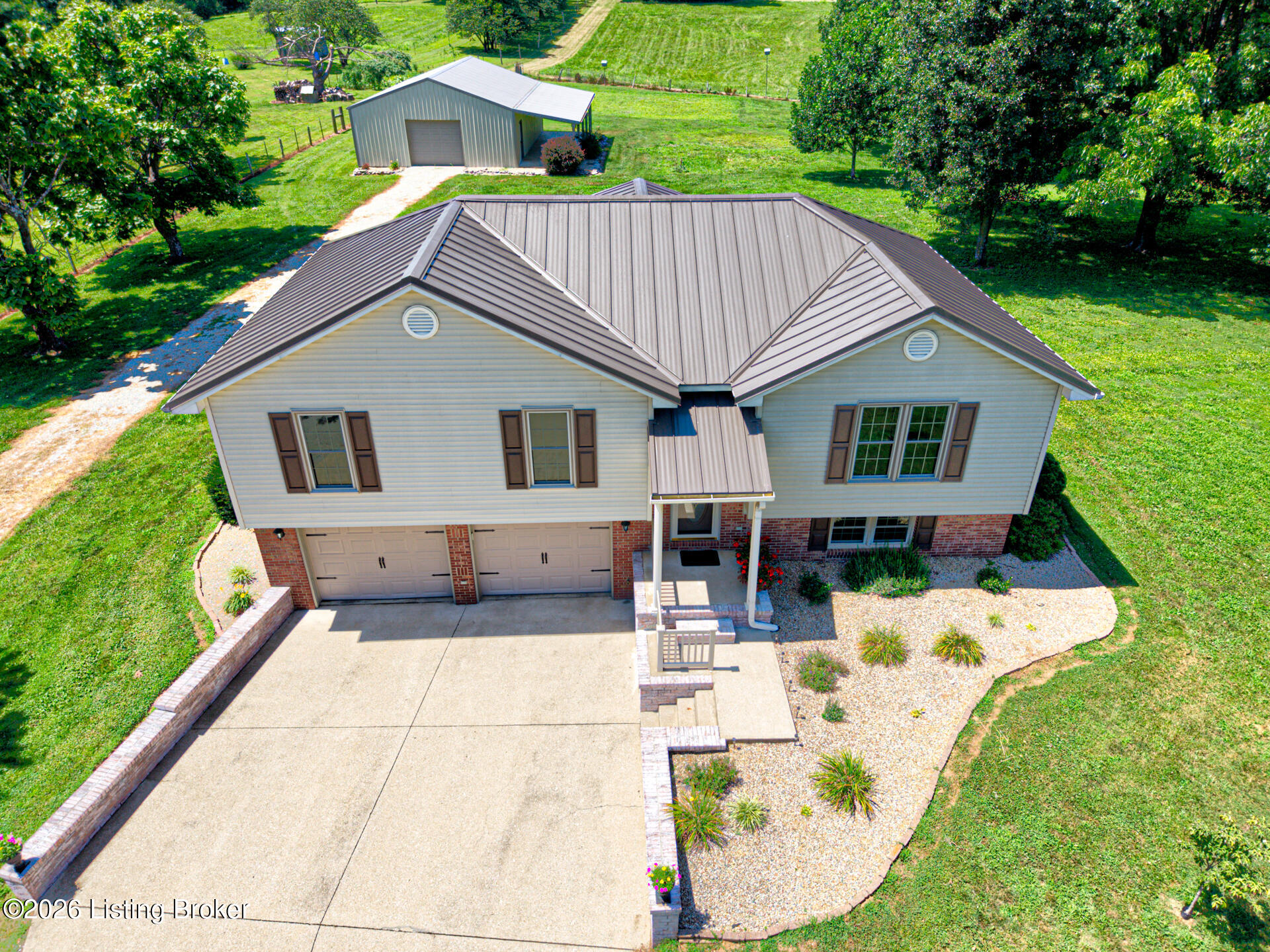 843 Hobbs Ln Property Photo 37