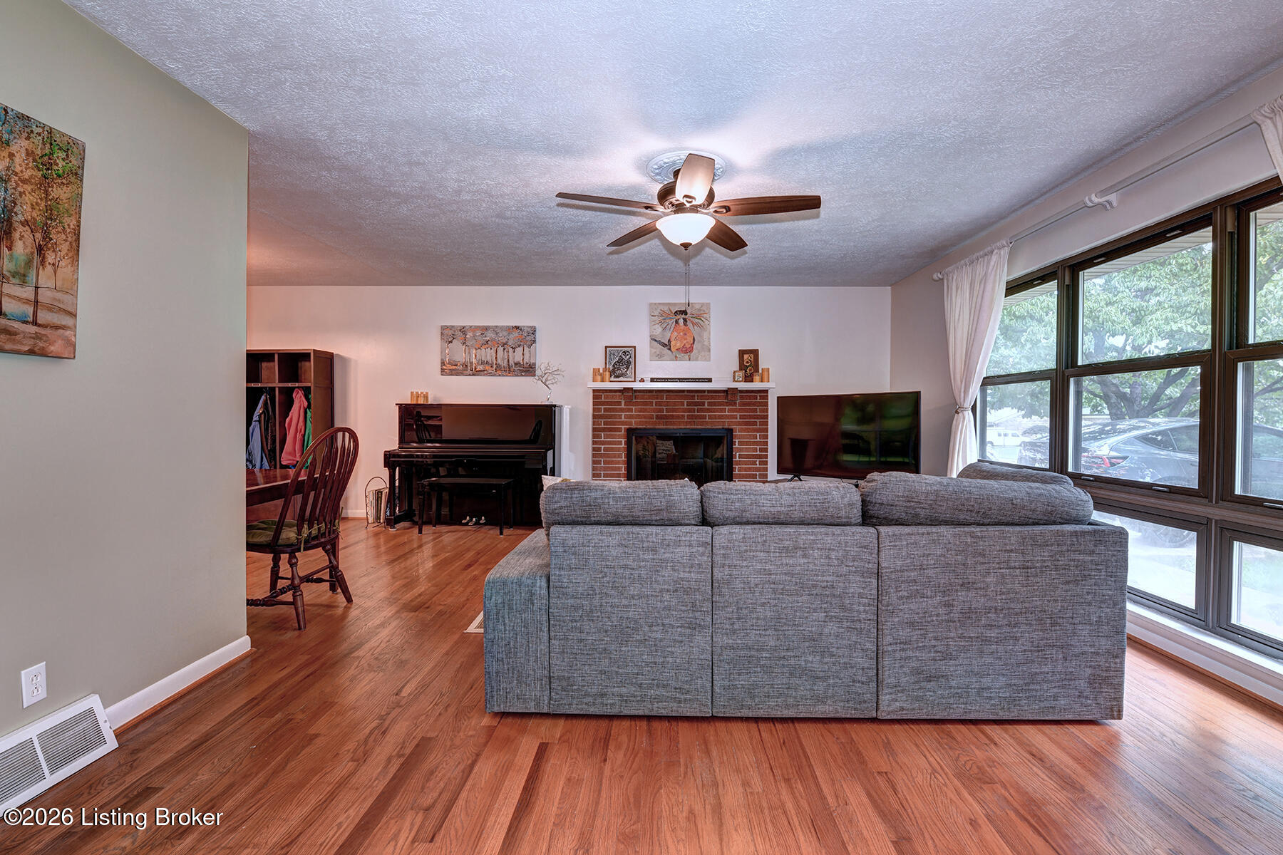 1200 Meadowridge Trail Property Photo 4
