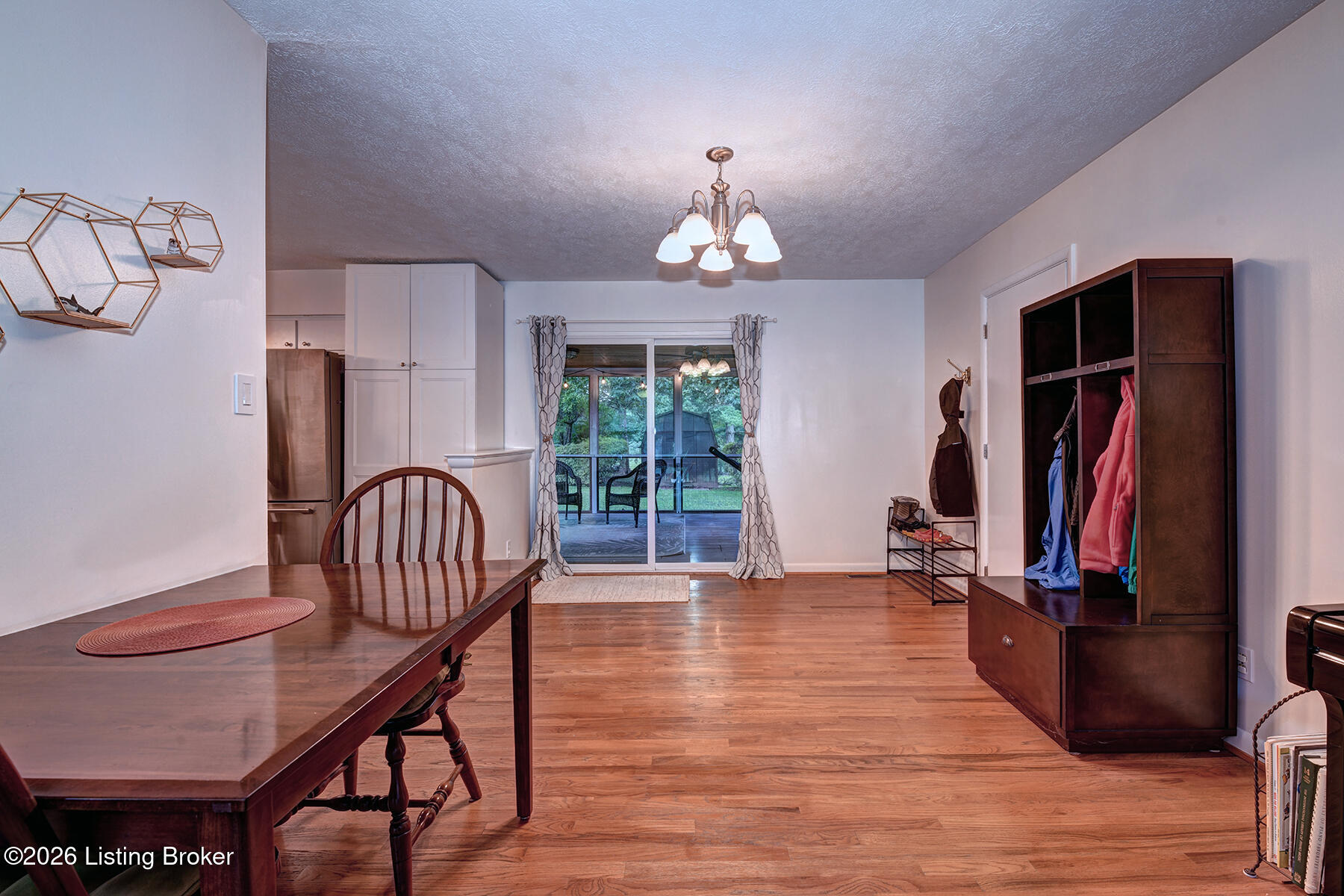 1200 Meadowridge Trail Property Photo 9