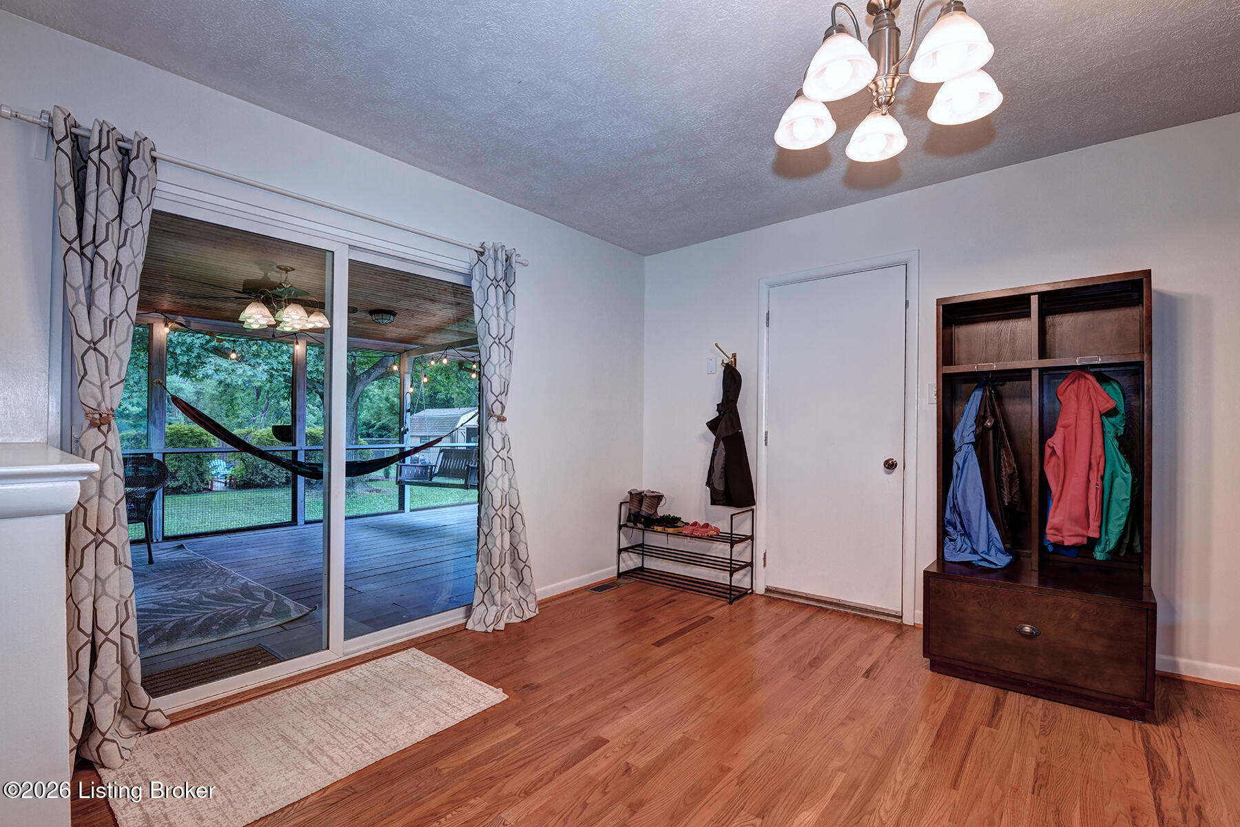 1200 Meadowridge Trail Property Photo 10