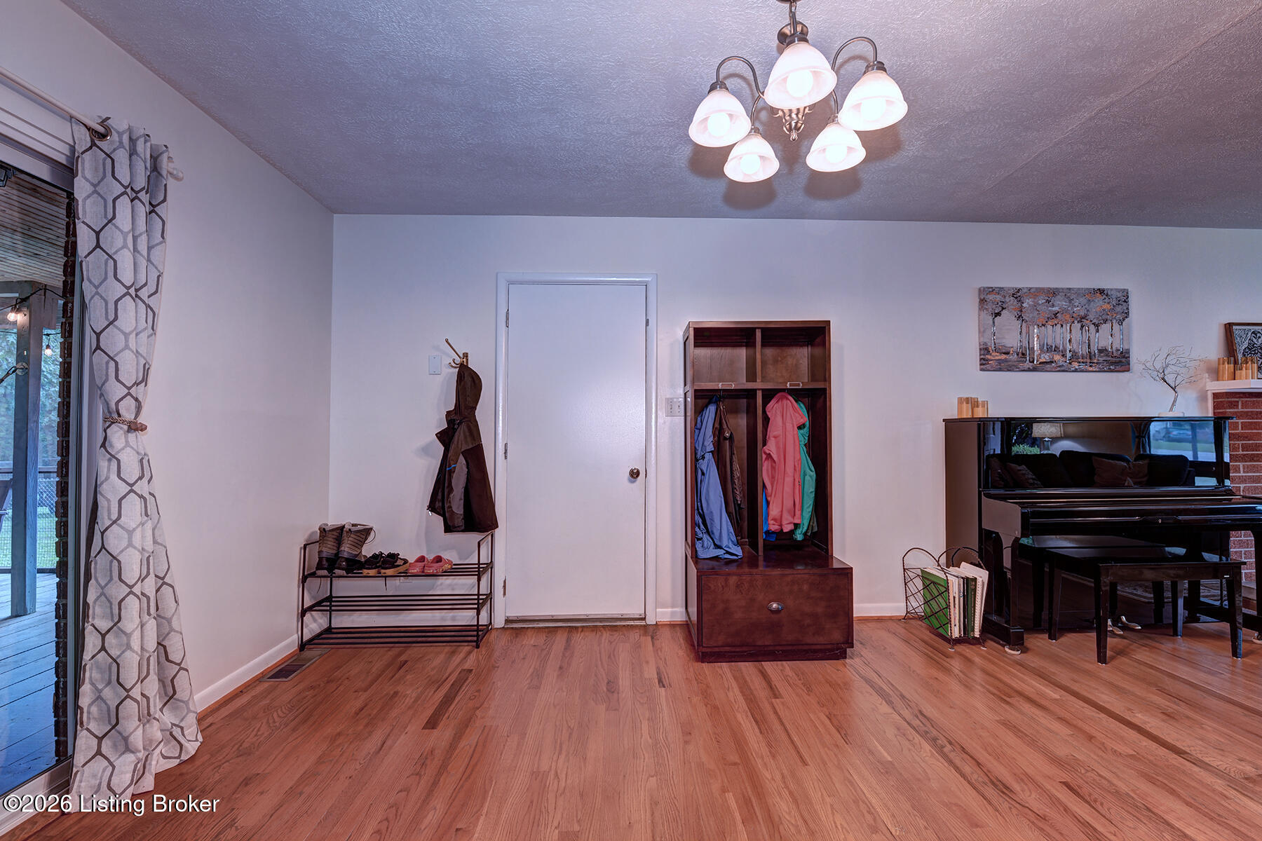 1200 Meadowridge Trail Property Photo 11