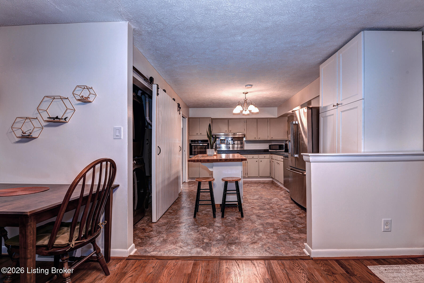 1200 Meadowridge Trail Property Photo 13