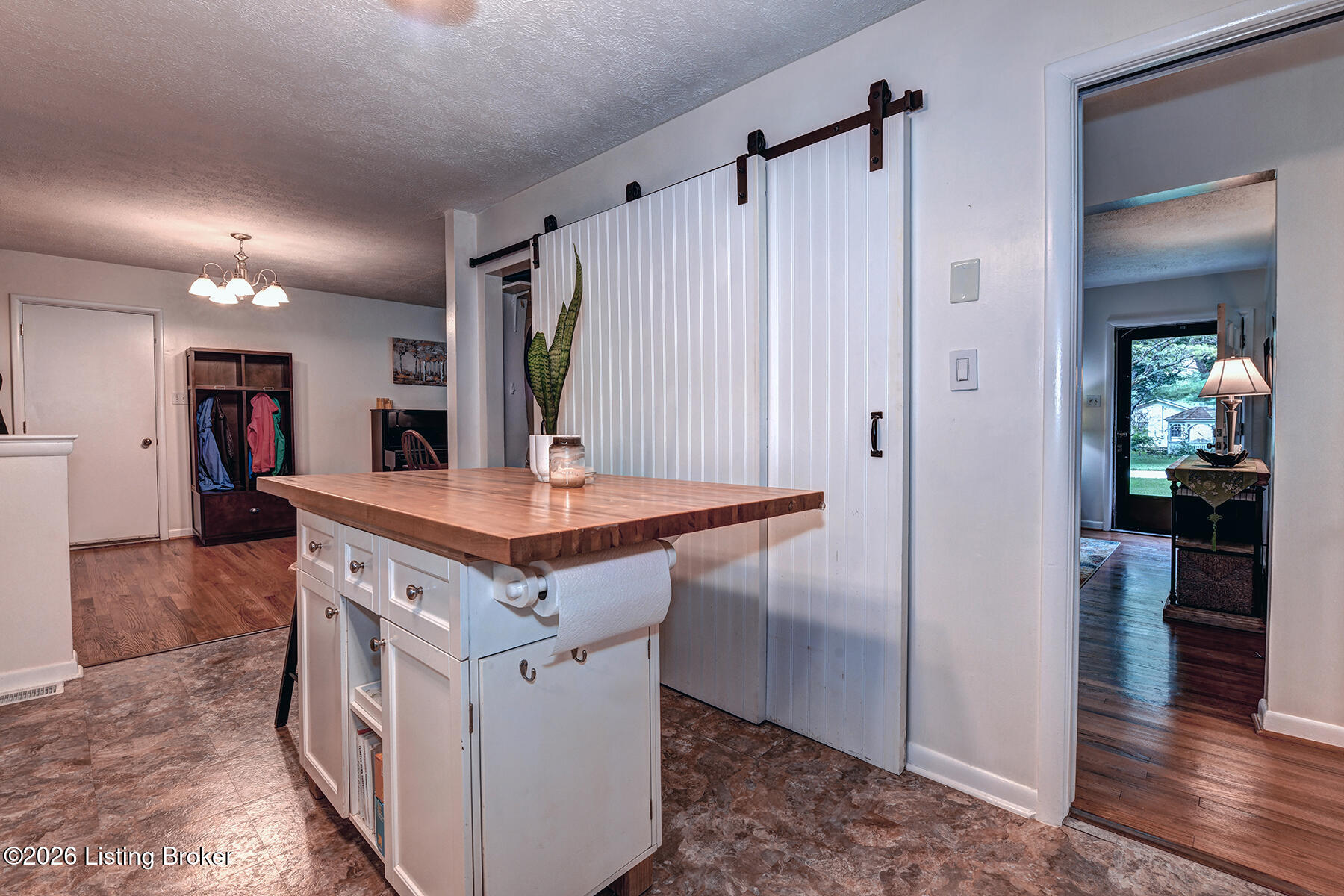 1200 Meadowridge Trail Property Photo 17
