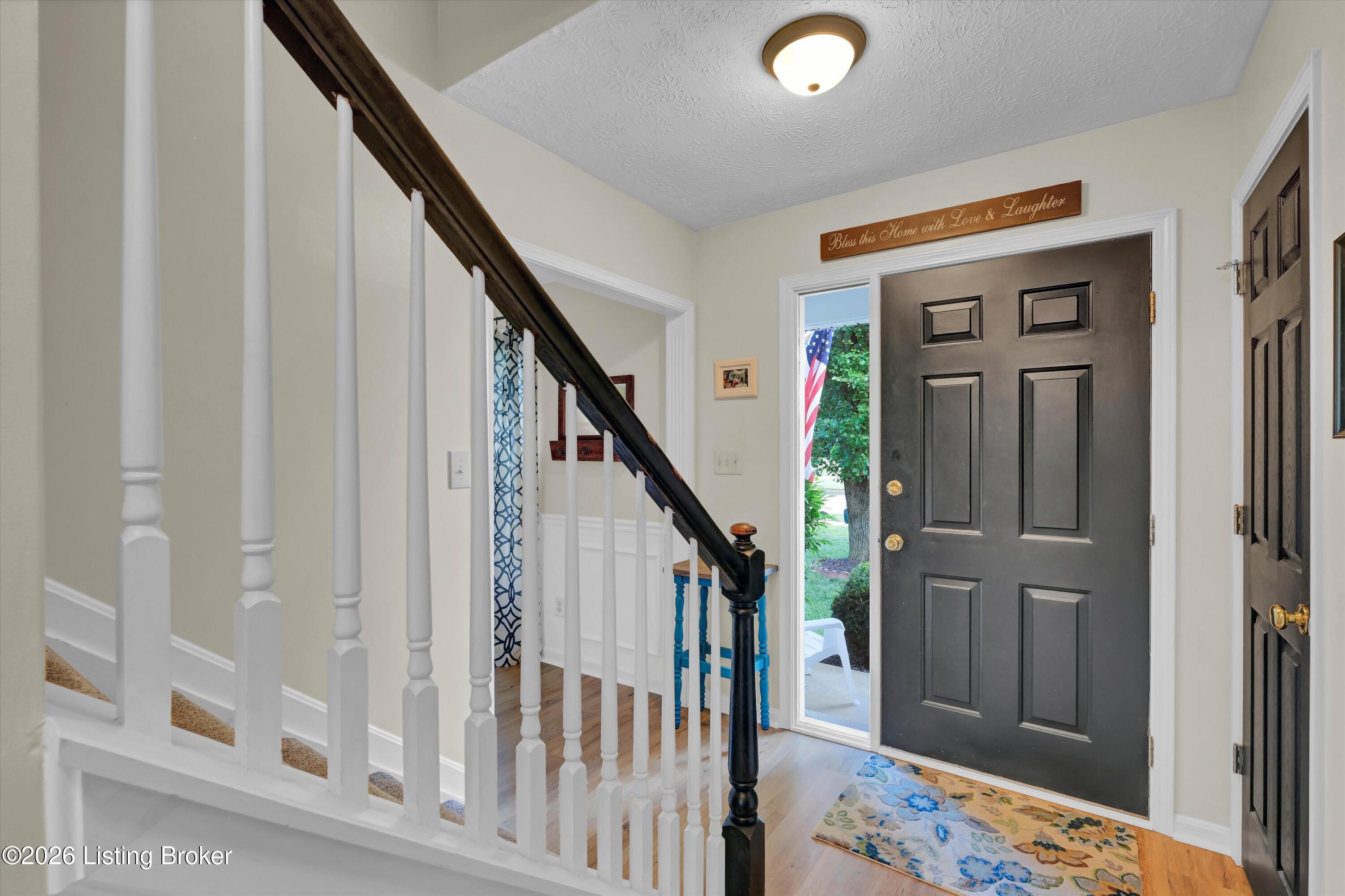 11115 Oak Bend Ct Property Photo 3