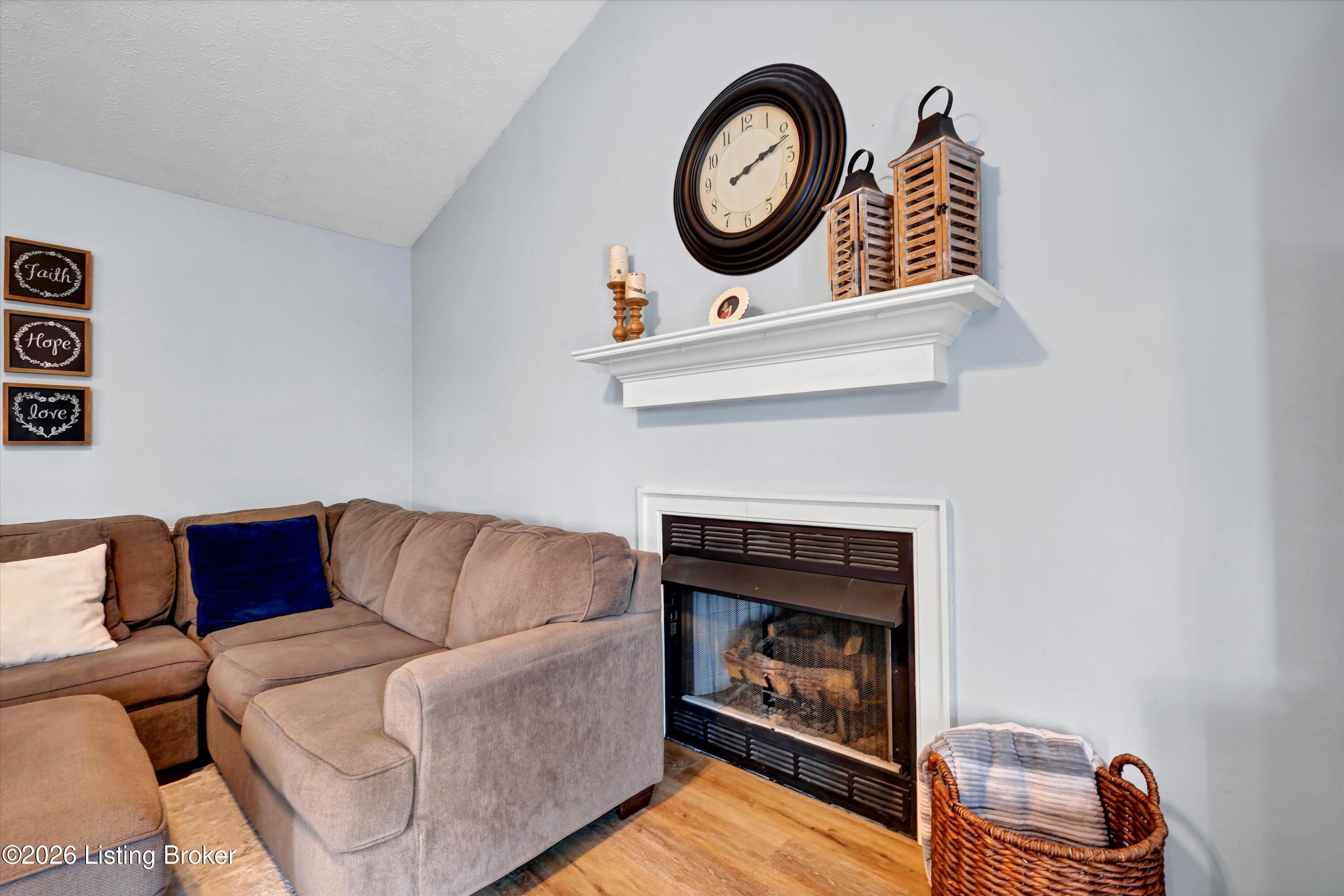 11115 Oak Bend Ct Property Photo 16