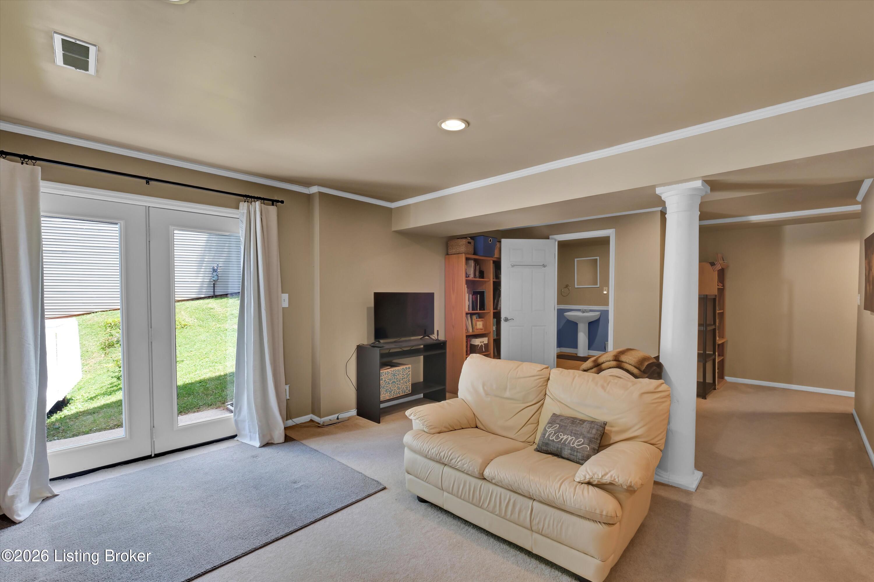 11115 Oak Bend Ct Property Photo 32