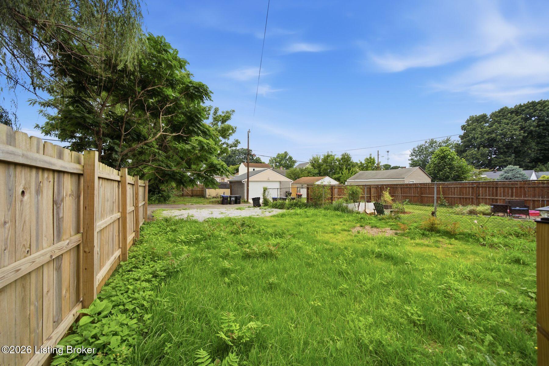 1032 Lydia St Property Photo 49