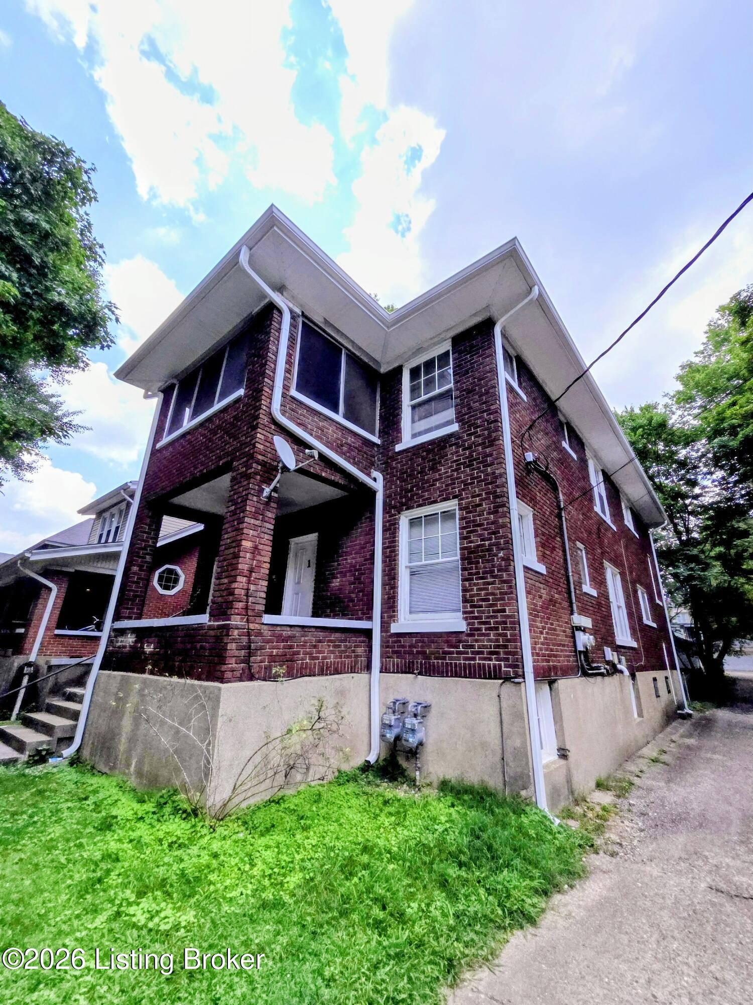 2124 Sherwood Ave Property Photo 1