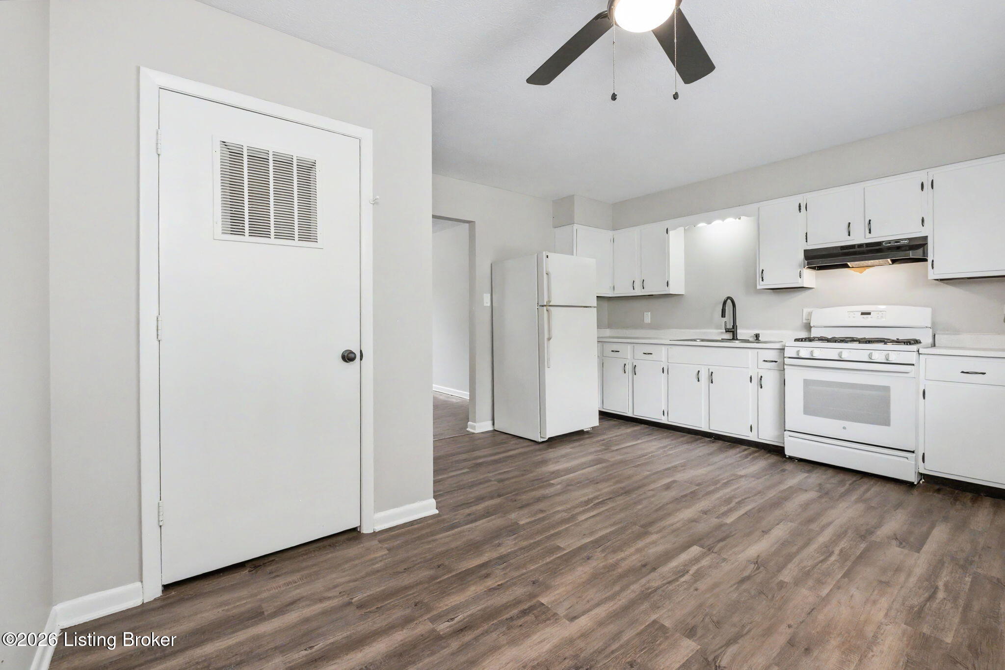 2632 Lindsay Ave C4 Property Photo 10