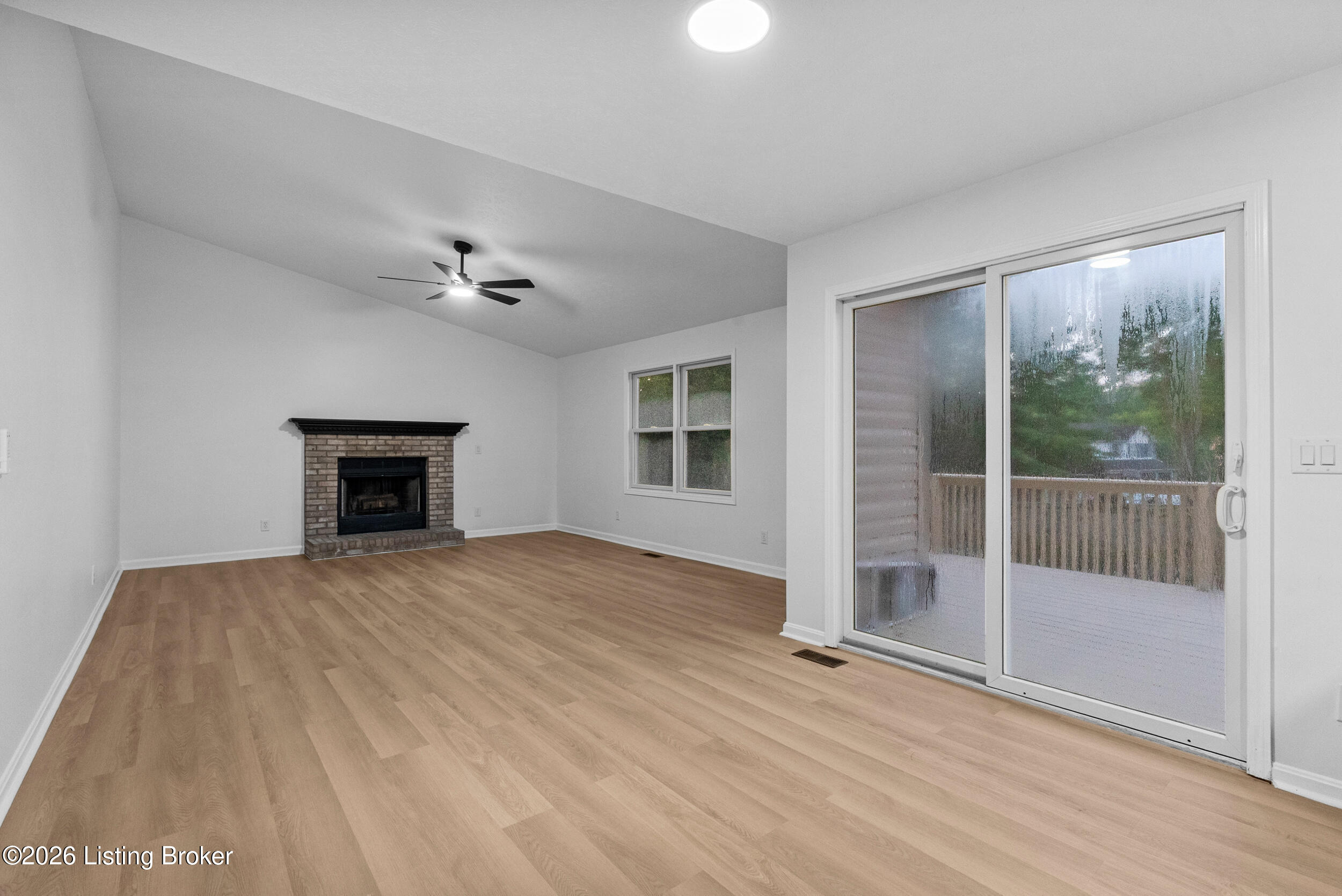 243 Grand Central Dr Property Photo 11