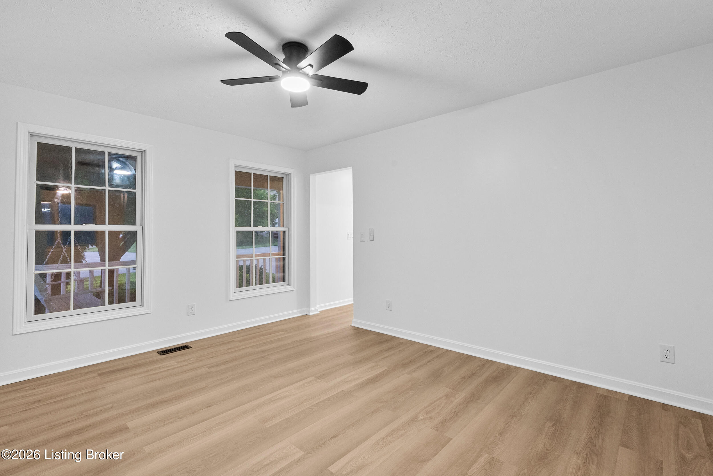 243 Grand Central Dr Property Photo 14