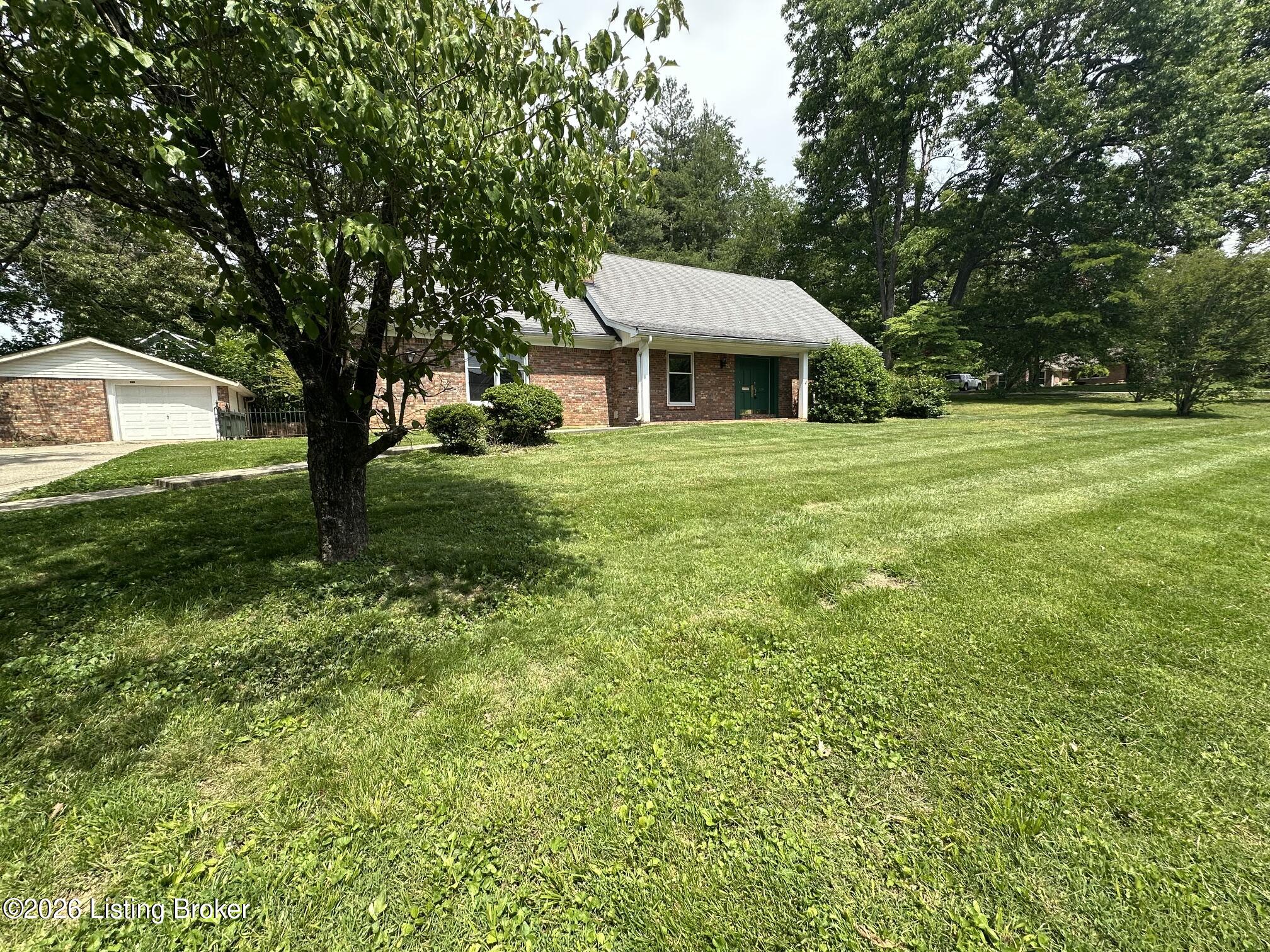 634 Cherry Wood Dr Property Photo 3