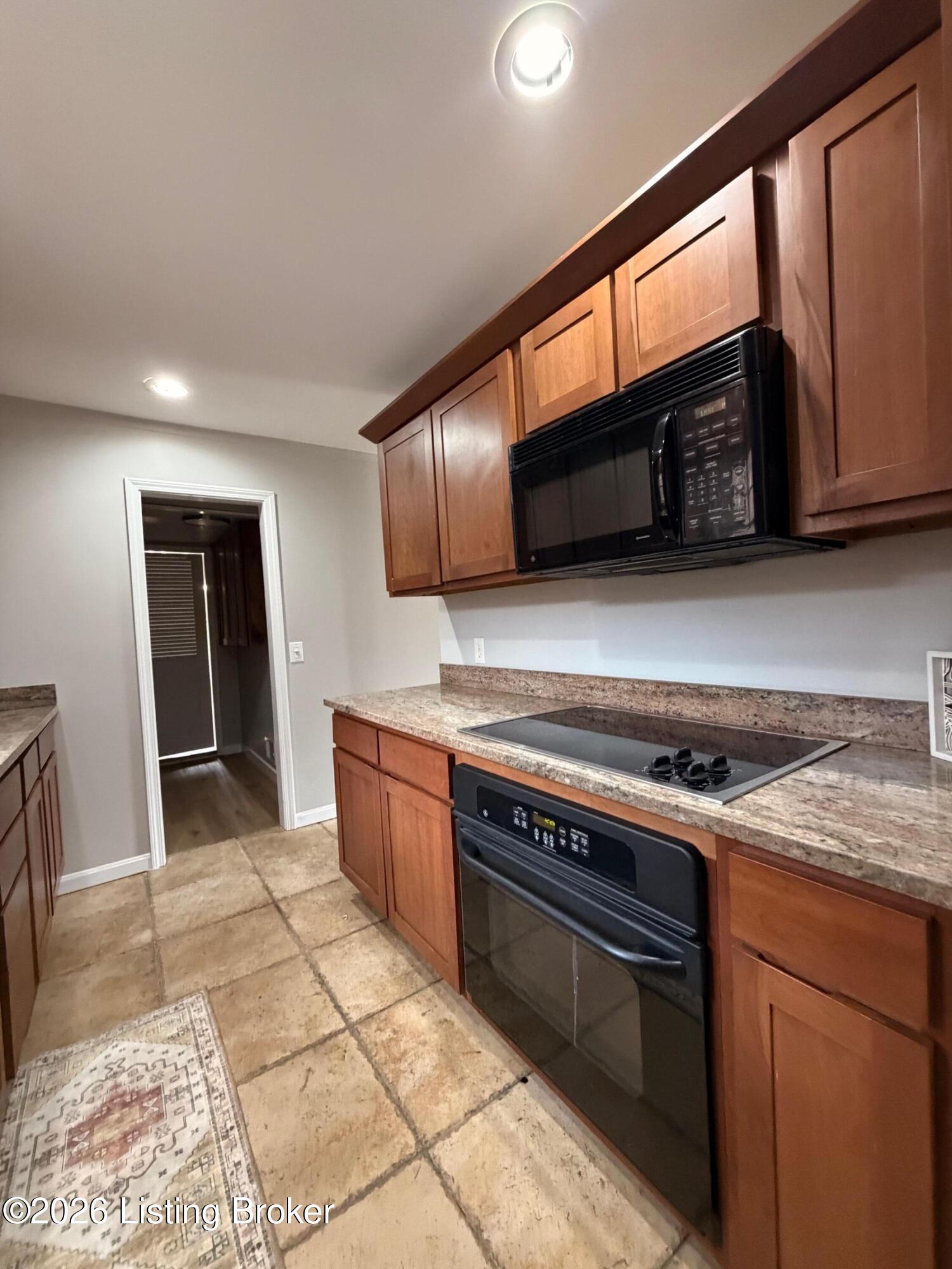 634 Cherry Wood Dr Property Photo 14