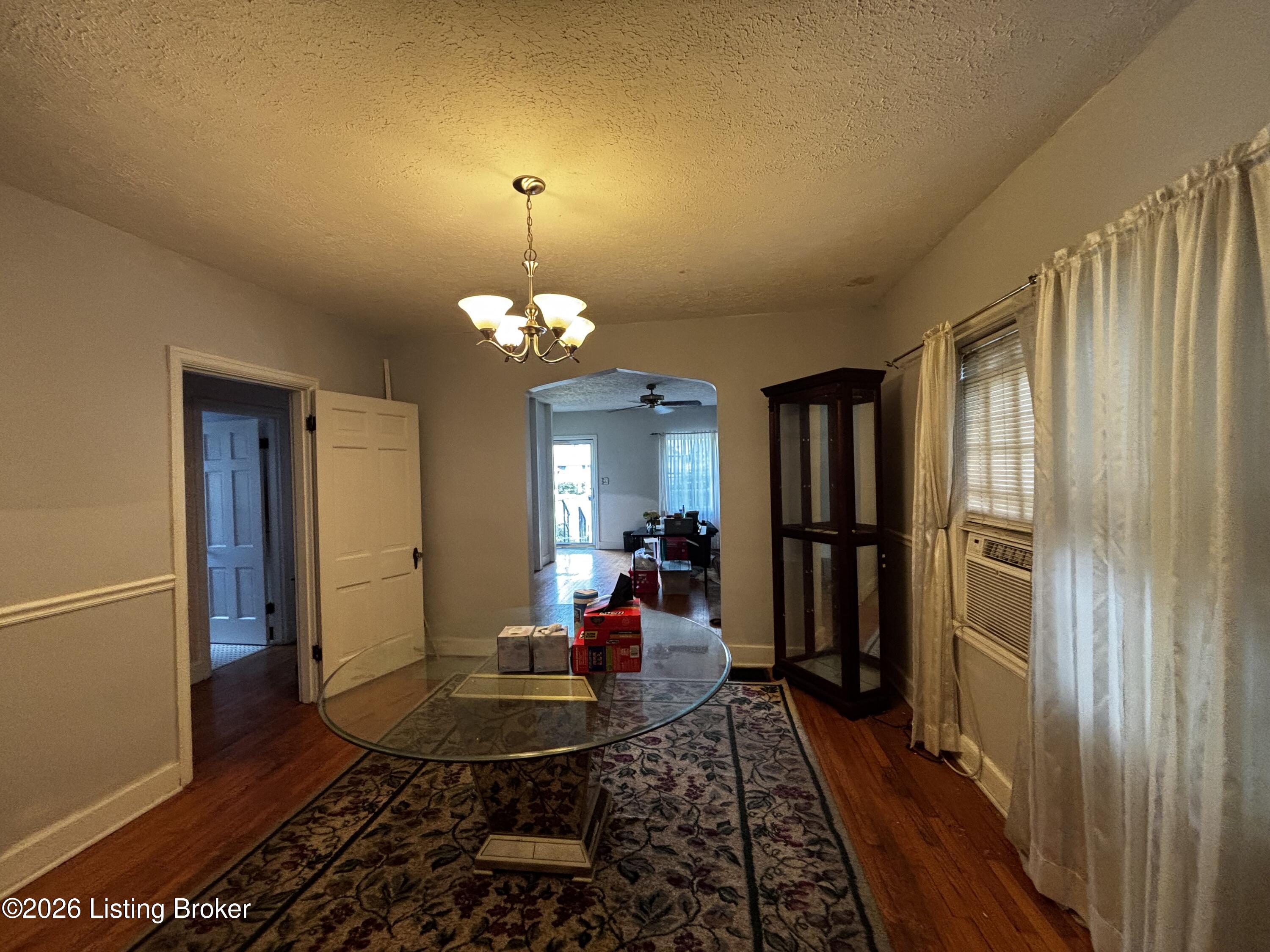 2228 Gladstone Ave Property Photo 7