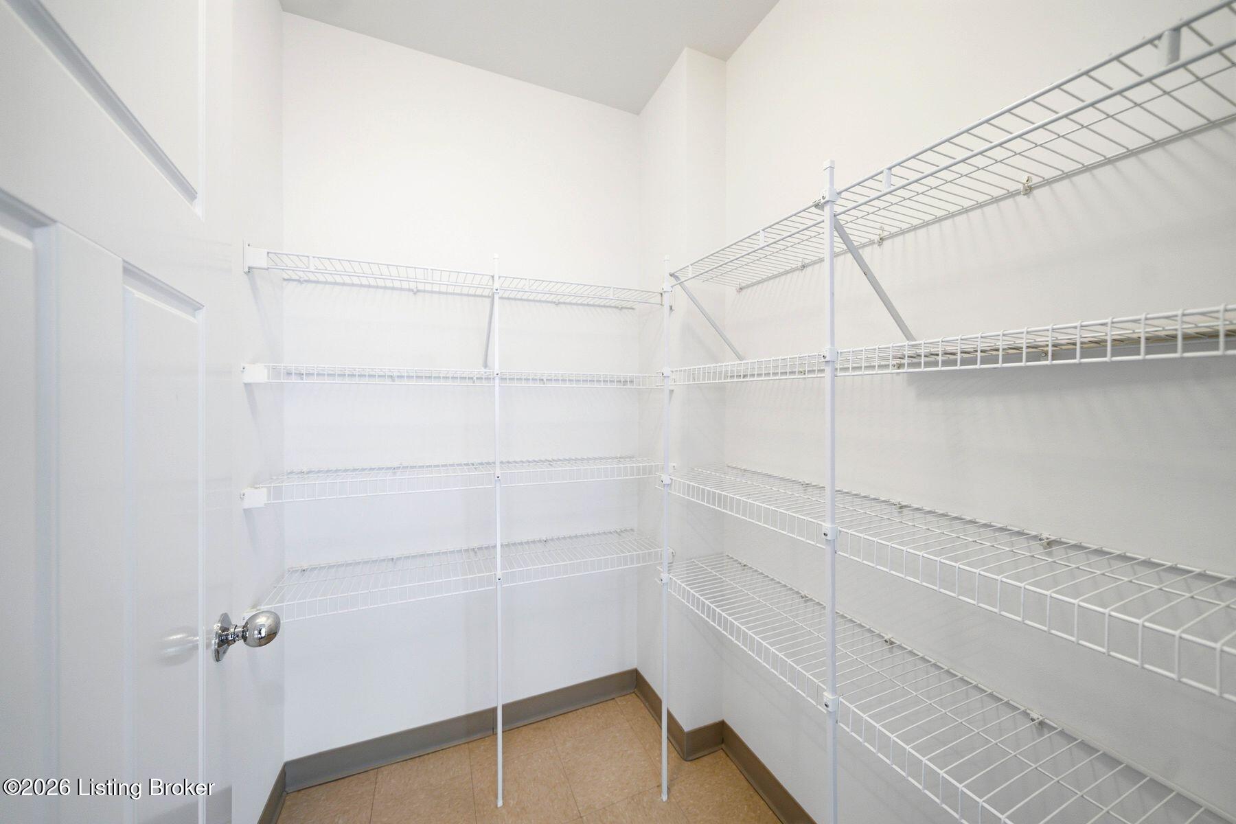 324 E Main St 405 Property Photo 13