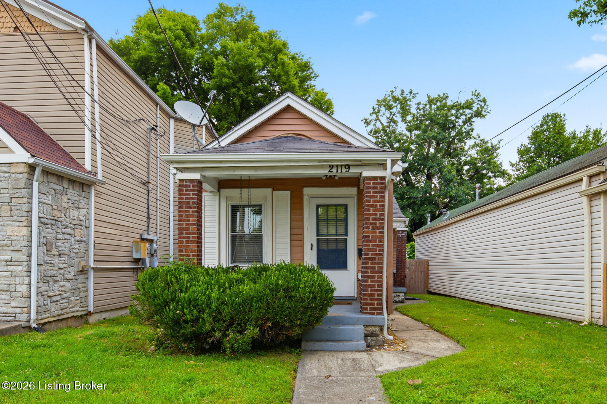 2119 Bradley Ave Property Photo 1