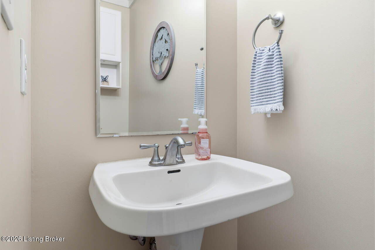 1410 Autumn Ridge Rd Property Photo 9