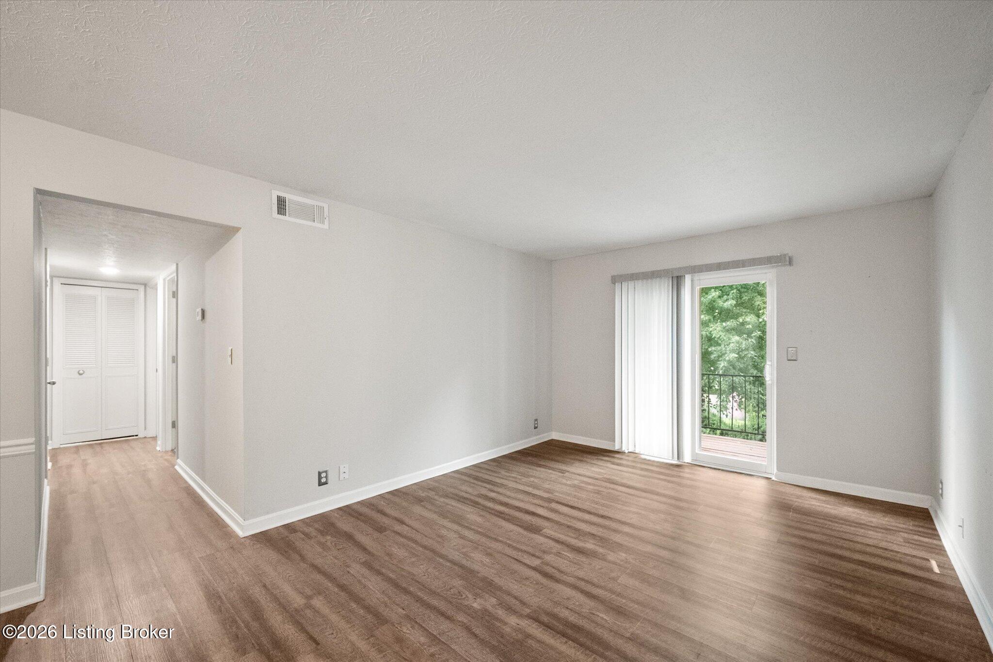 2214 Sherwood Ave Apt 8 Property Photo 3