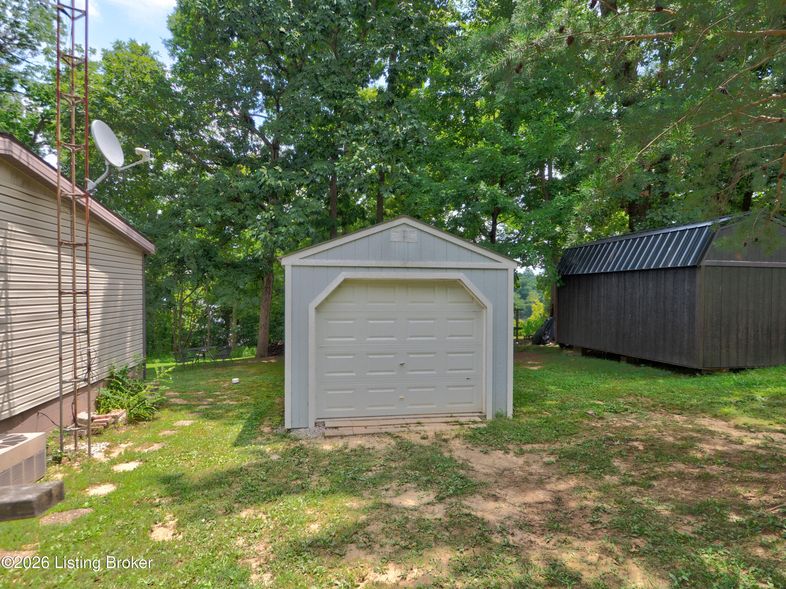 96 Shores Ln Property Photo 3