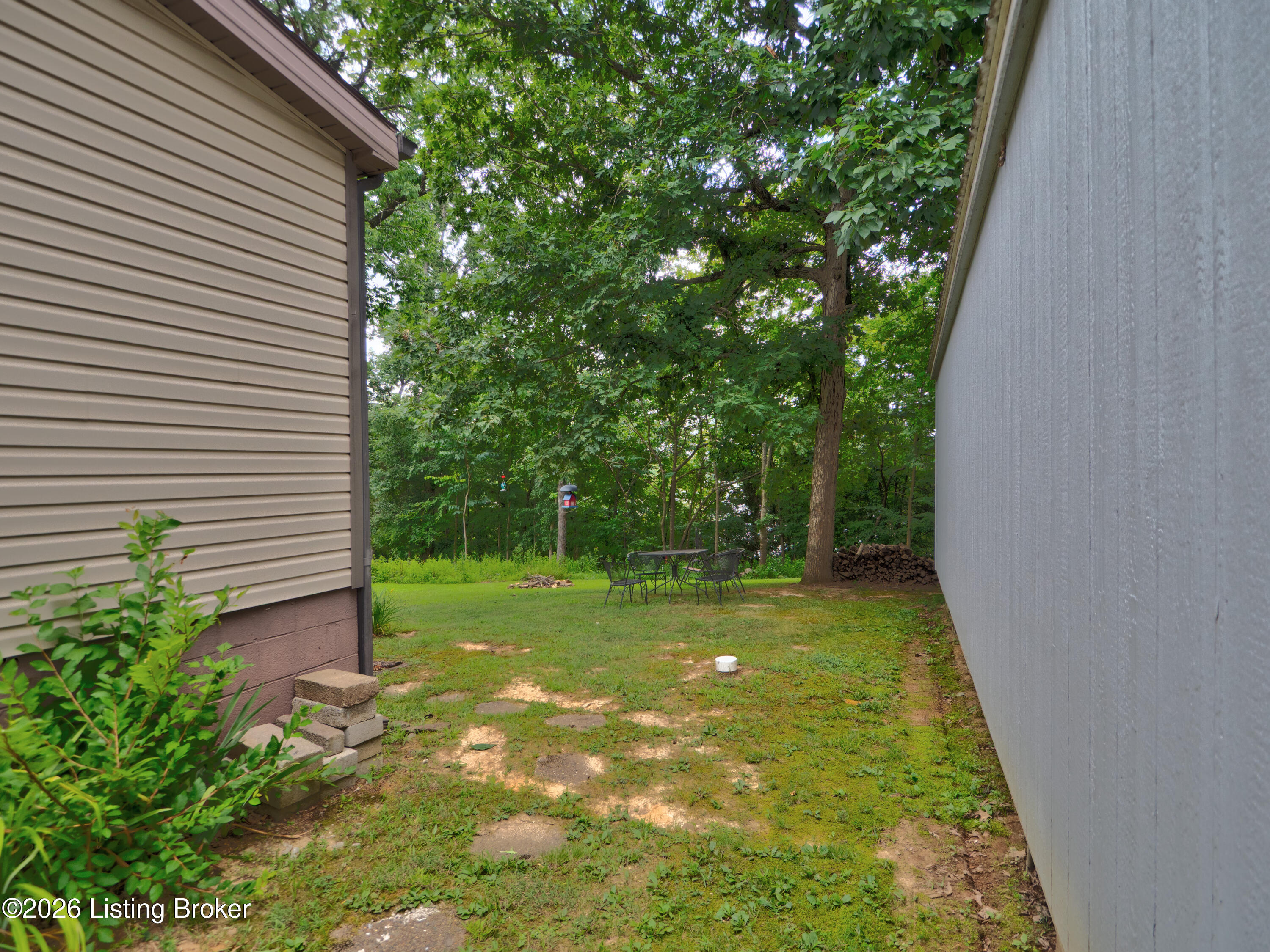 96 Shores Ln Property Photo 5
