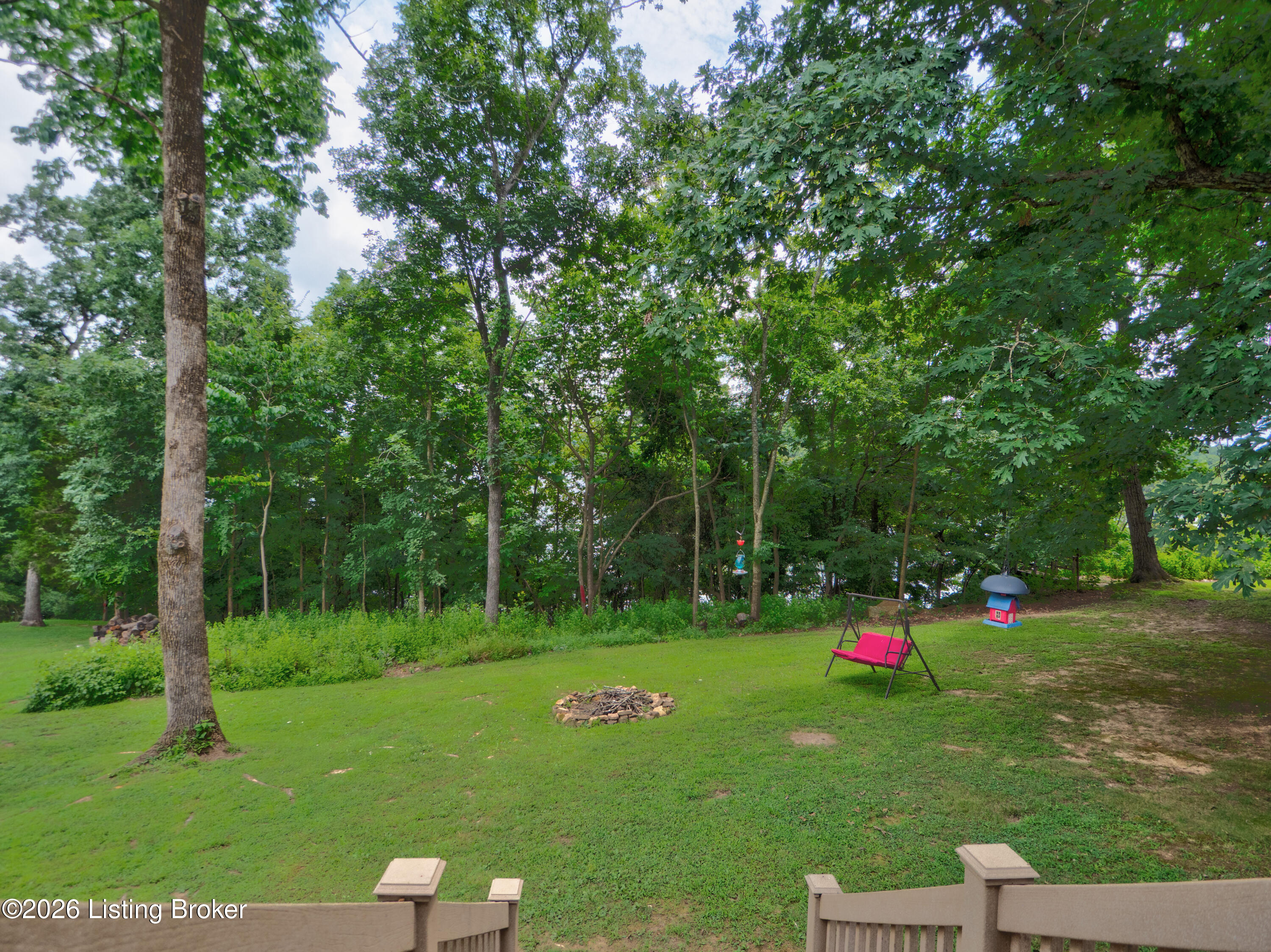 96 Shores Ln Property Photo 12