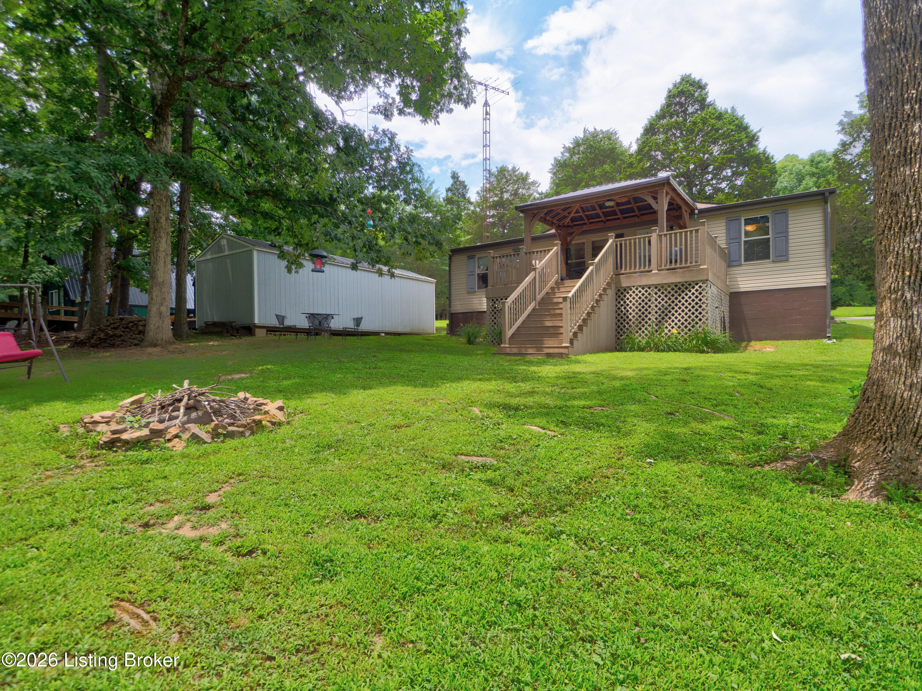 96 Shores Ln Property Photo 17