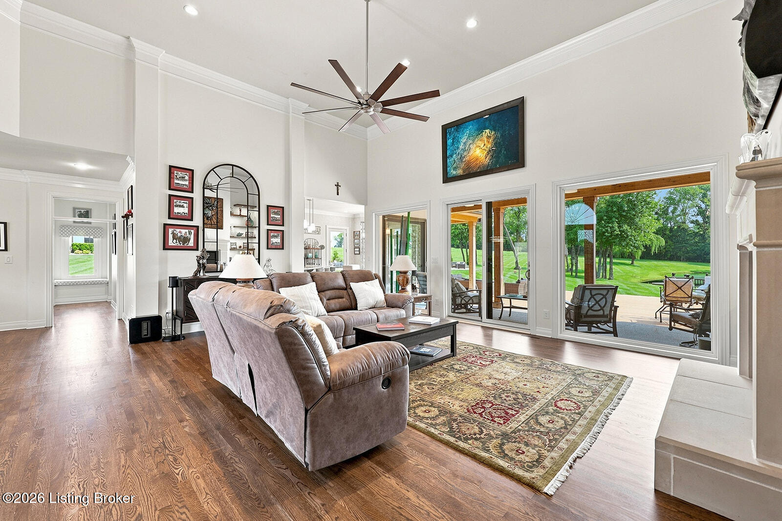486 Chesterfield Way Property Photo 10