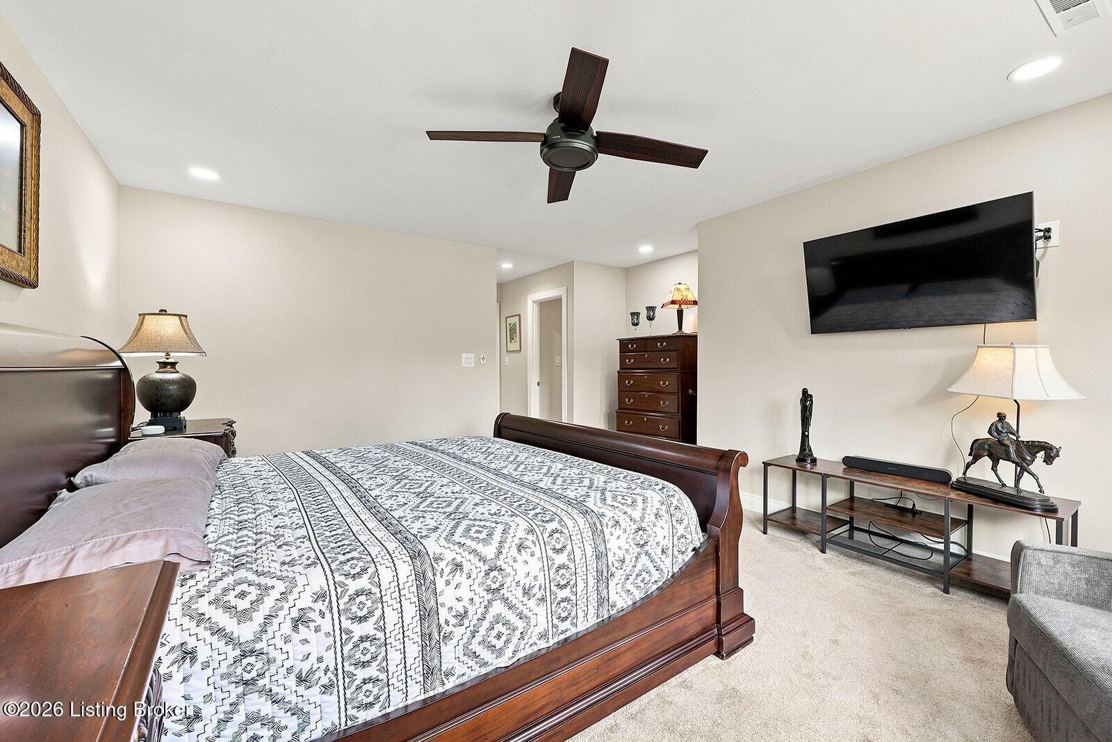 486 Chesterfield Way Property Photo 28