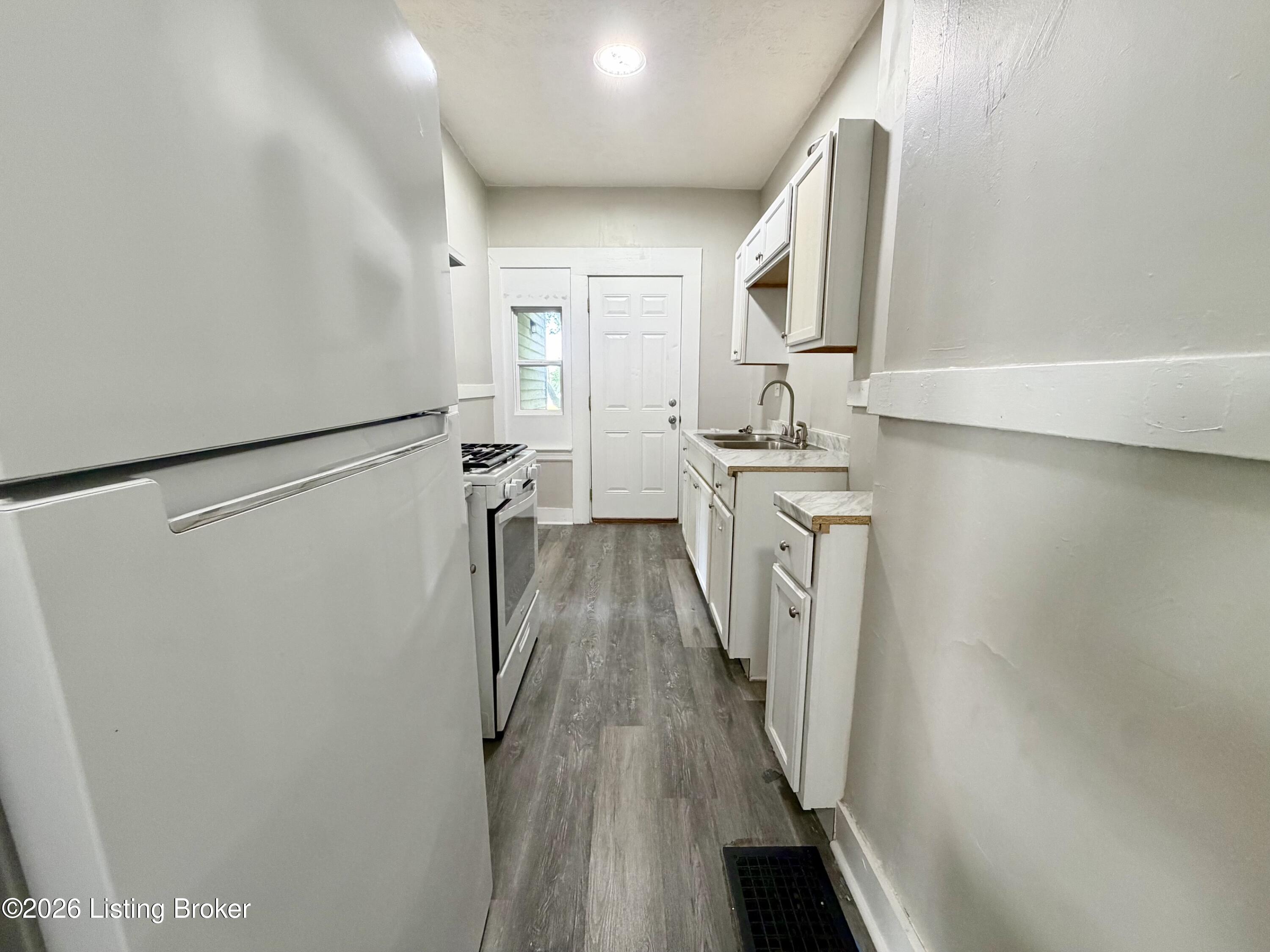 3204 W Kentucky St 2 Property Photo 5