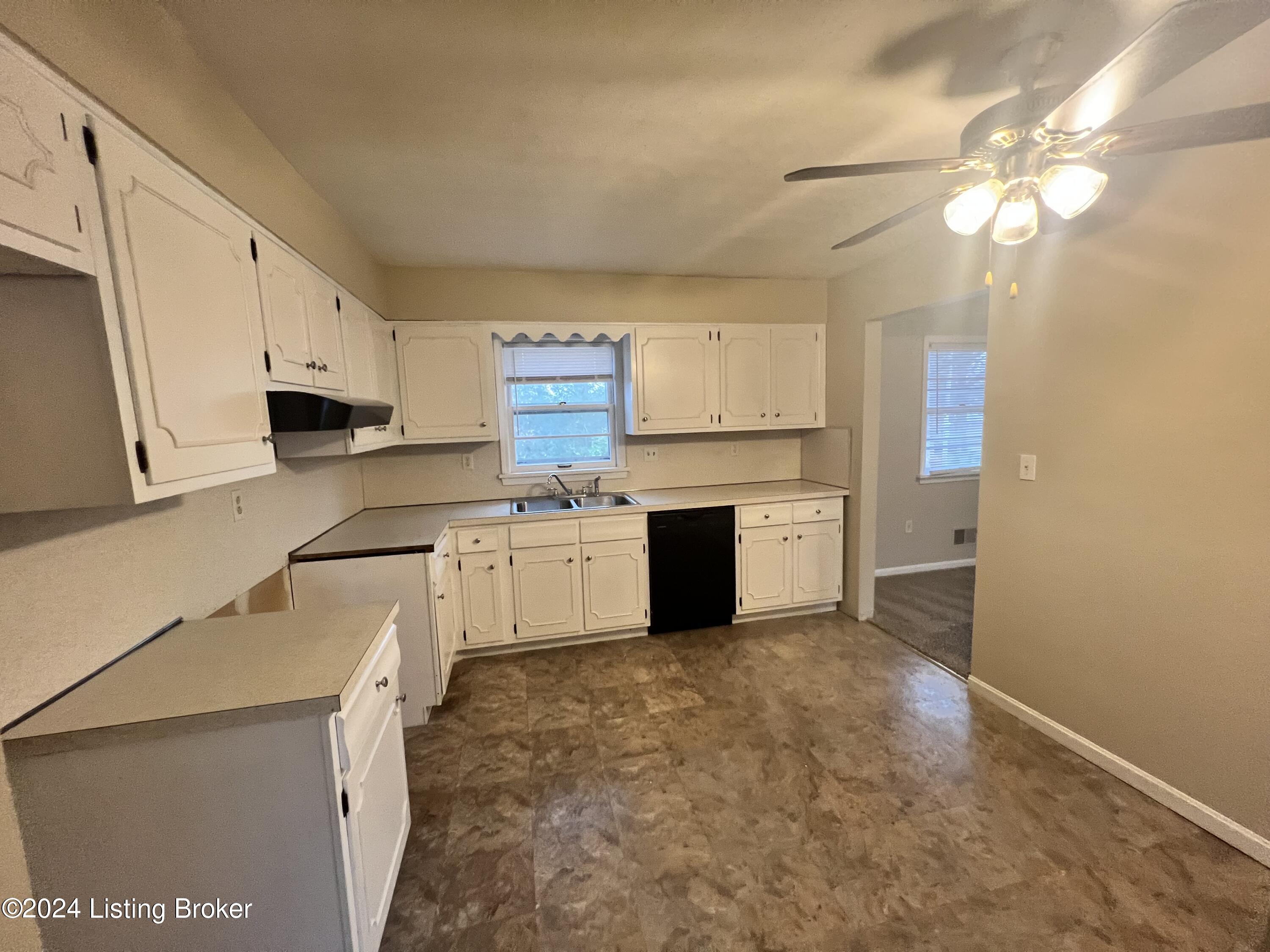 5508 Fruitwood Dr Property Photo 2