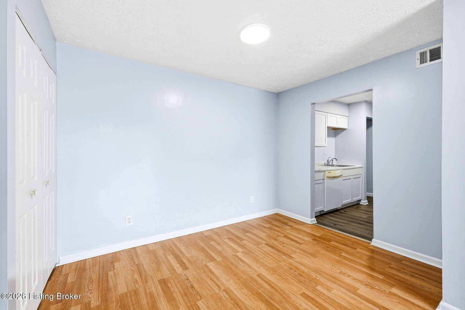 3502 Lodge Ln 333 Property Photo 6