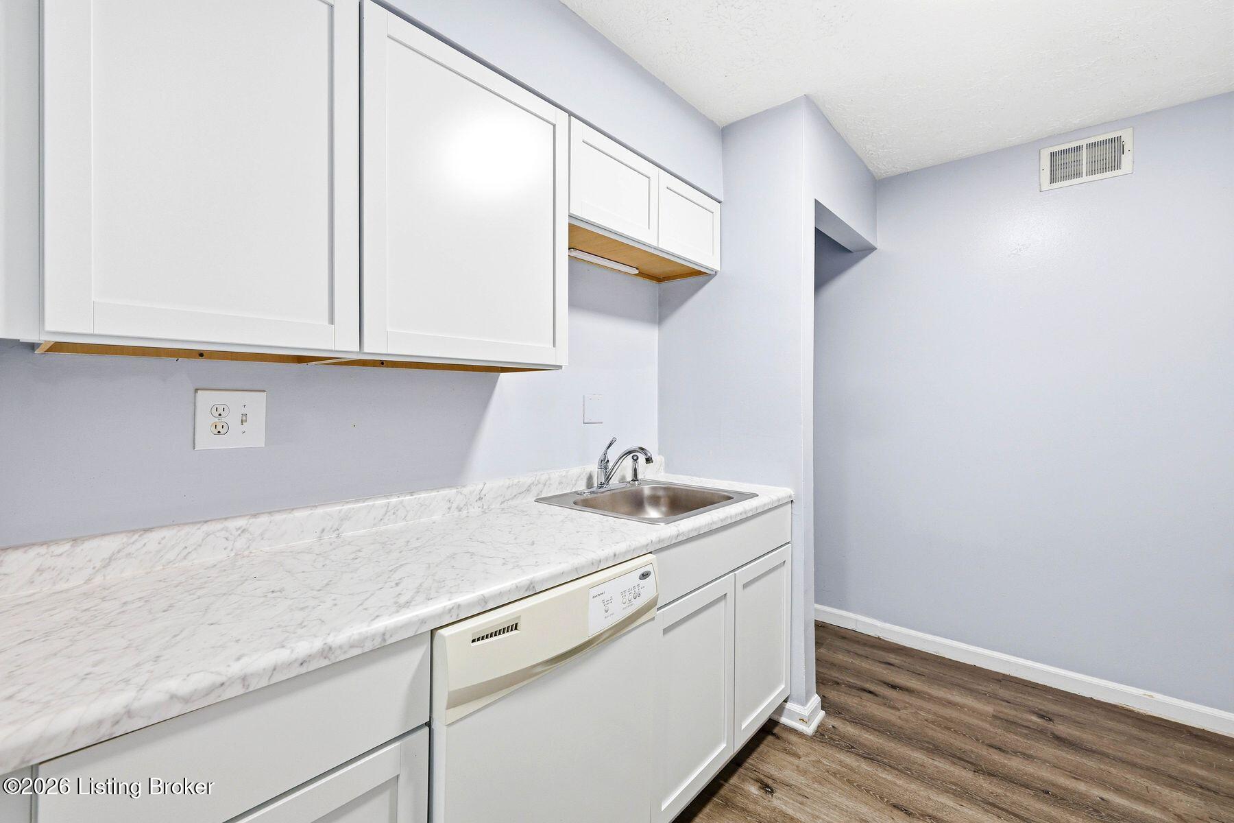 3502 Lodge Ln 333 Property Photo 9