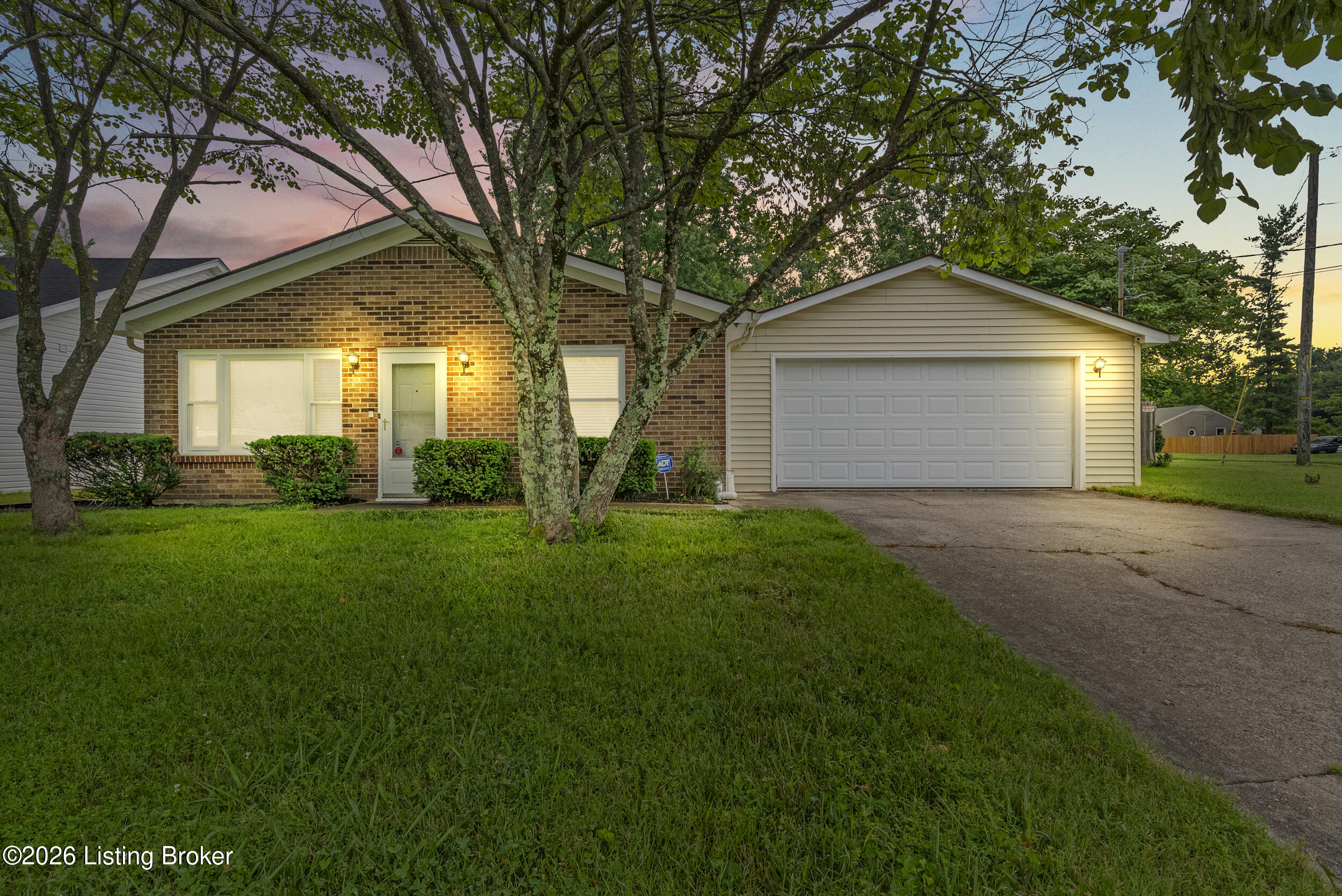 511 Old Harrods Creek Rd Property Photo 1