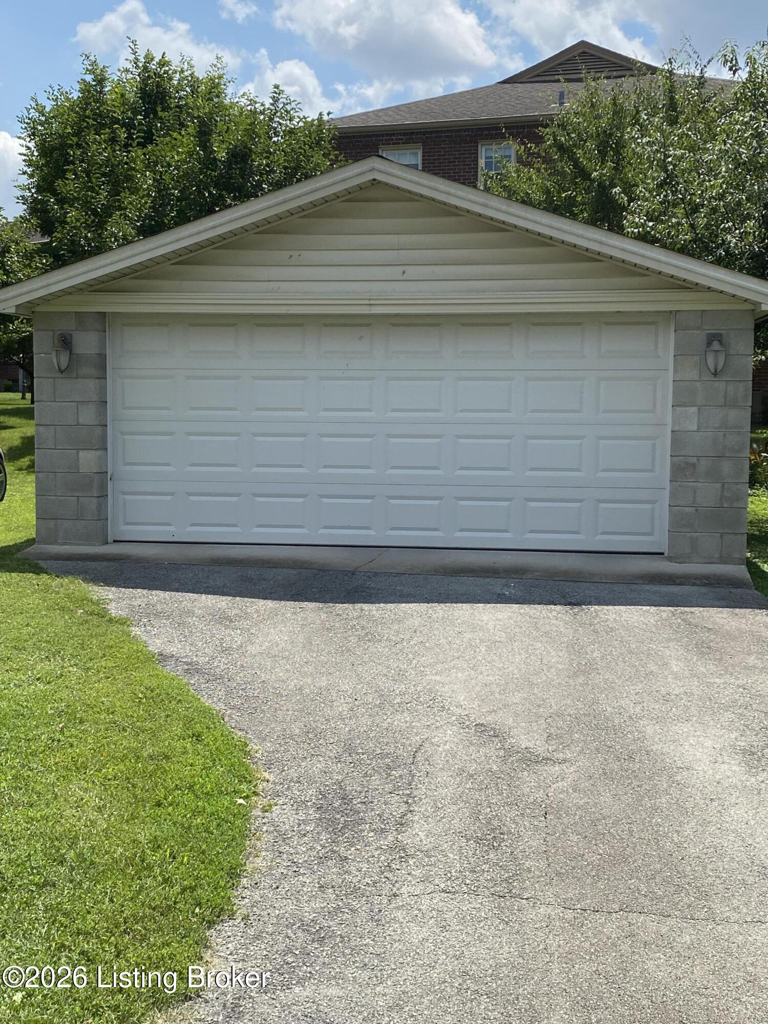 2644 Drayton Dr Property Photo 3