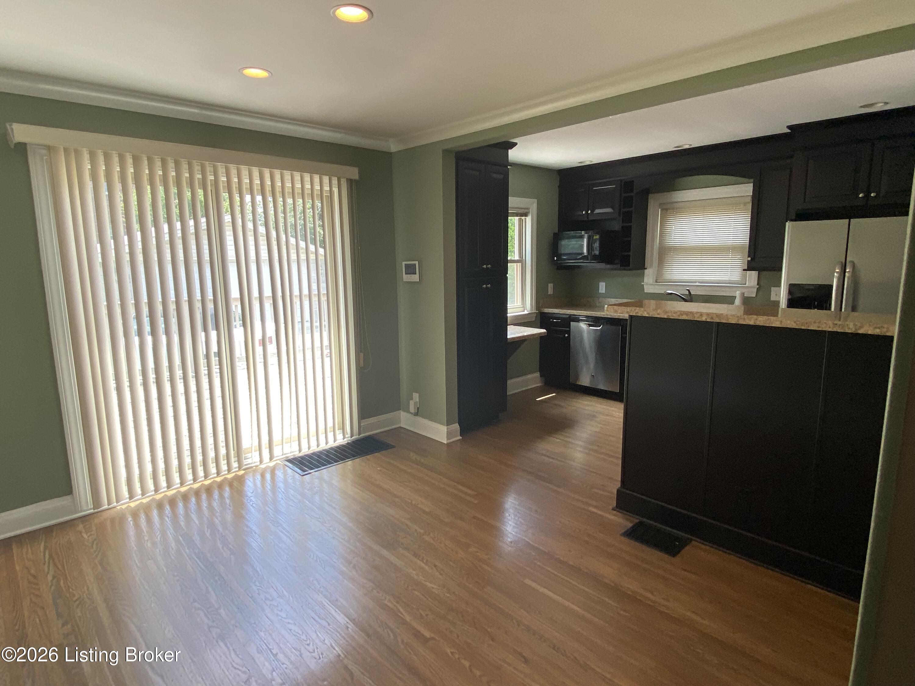 2644 Drayton Dr Property Photo 9